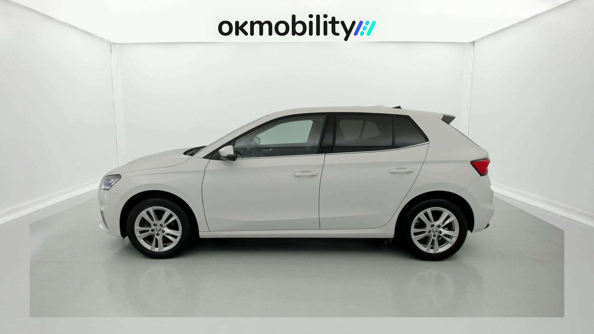 skoda fabia selection 1.0 MPI 80 2024 blanco candy 7