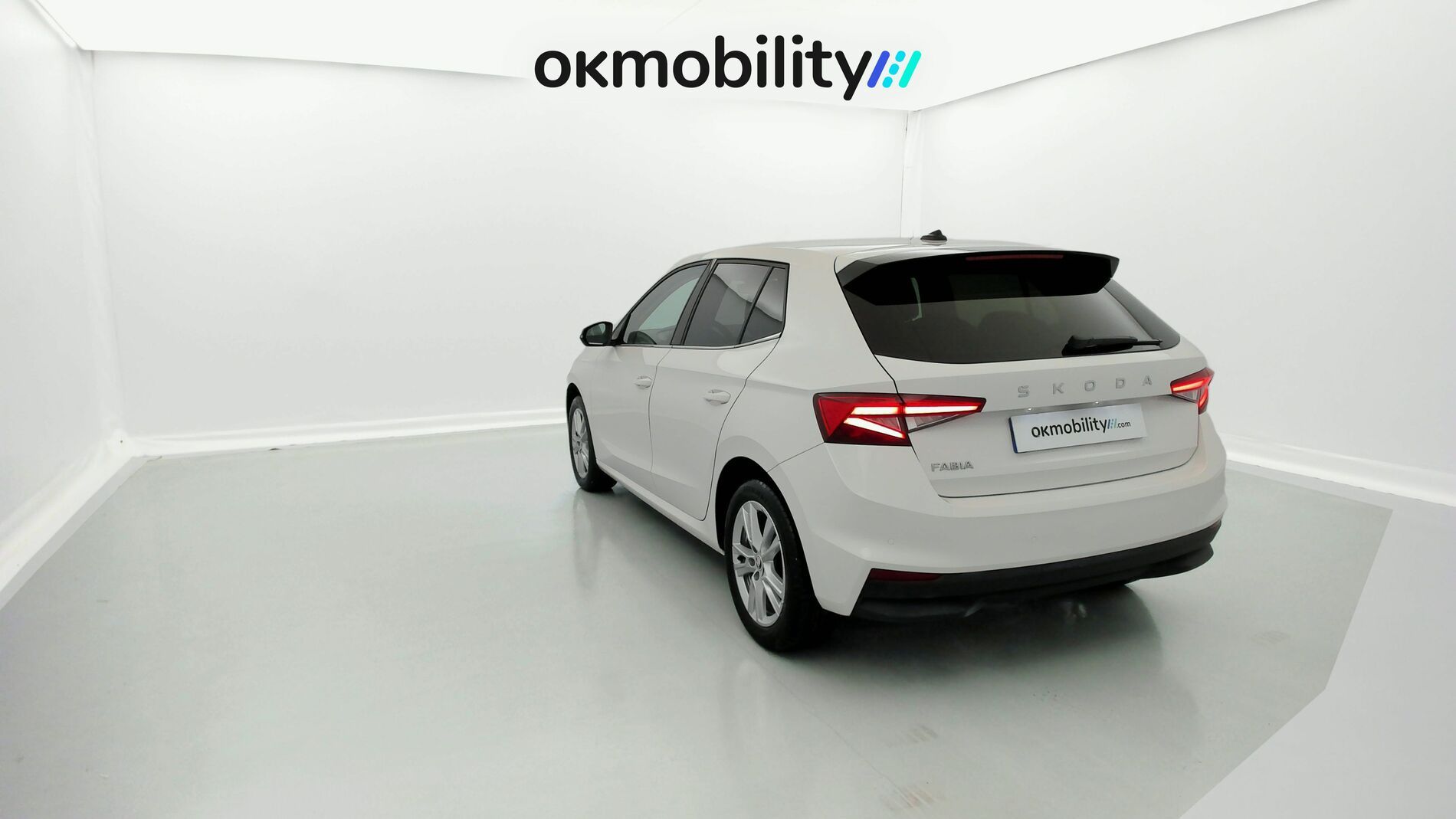 skoda fabia selection 1.0 MPI 80 2024 blanco candy 9