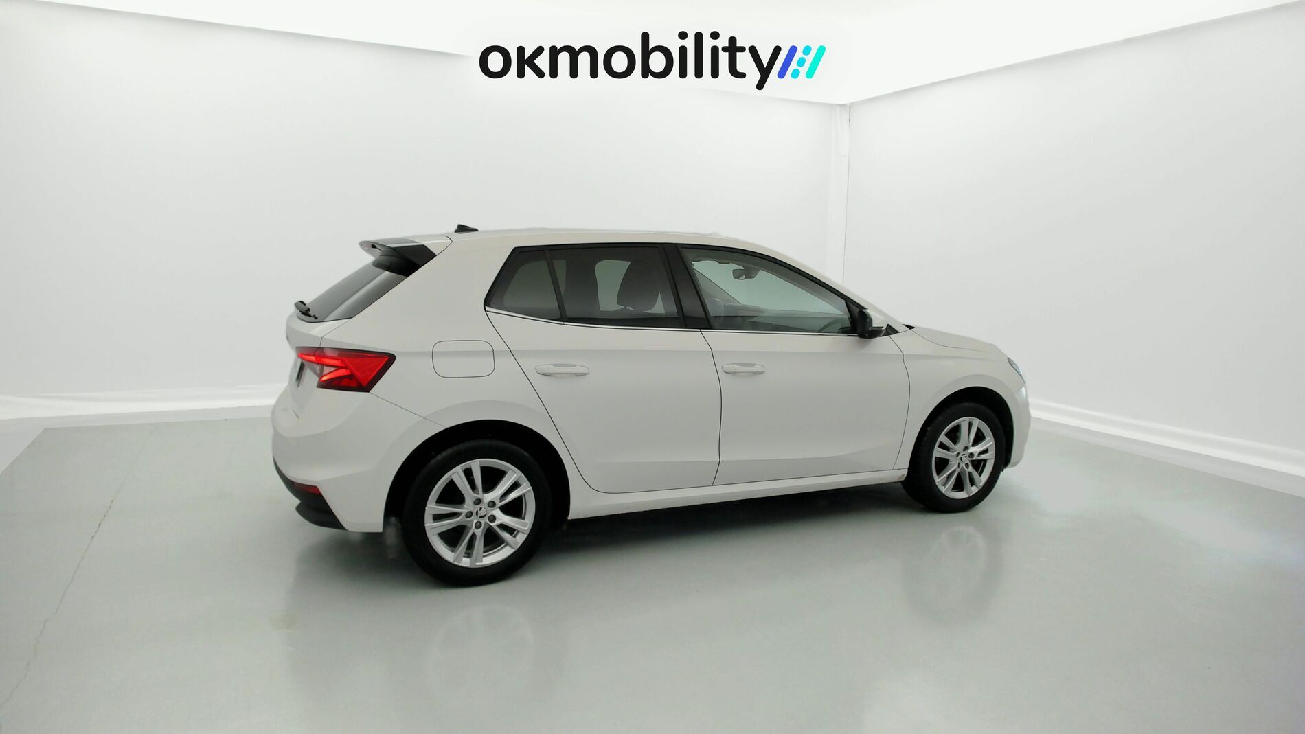 skoda fabia selection 1.0 MPI 80 2024 blanco candy 12