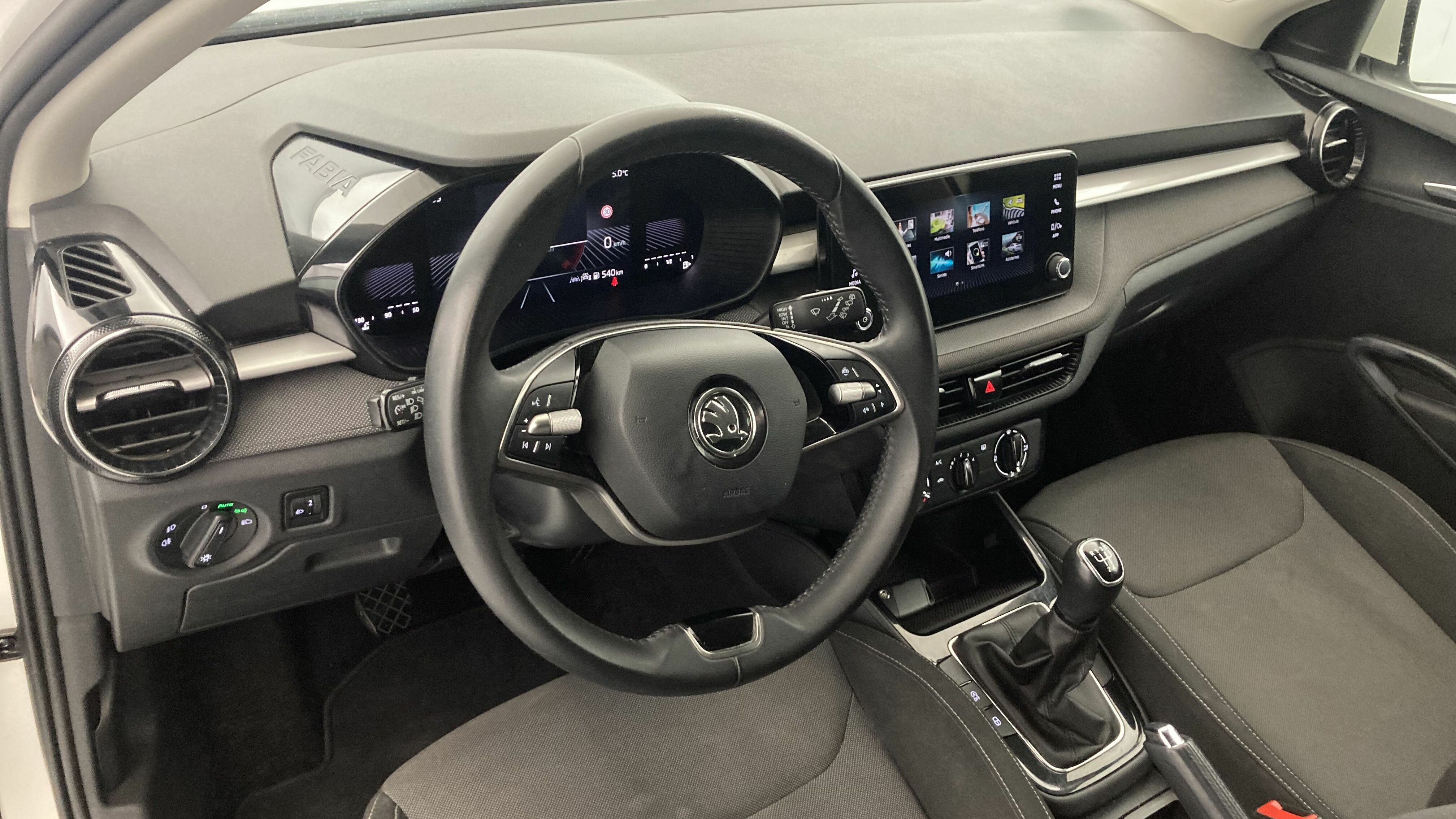 skoda fabia selection 1.0 MPI 80 2024 blanco candy 14