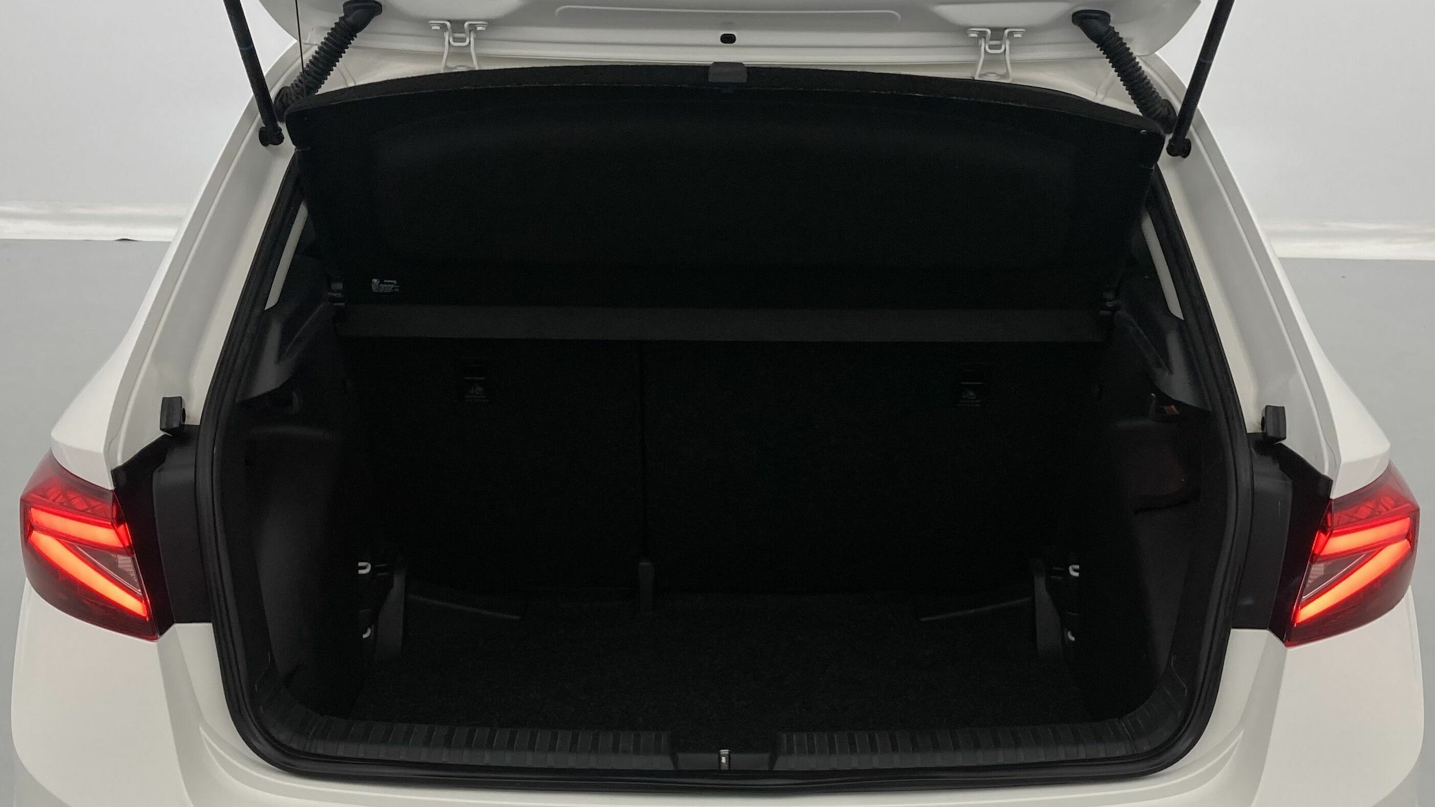 skoda fabia selection 1.0 MPI 80 2024 blanco candy 23