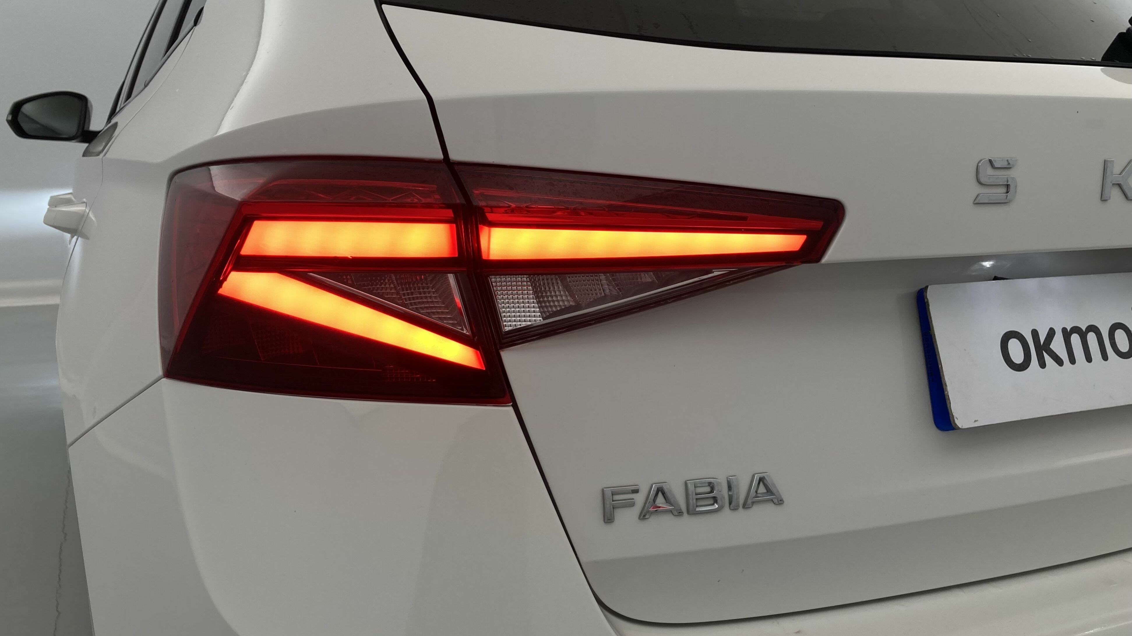 skoda fabia selection 1.0 MPI 80 2024 blanco candy 29