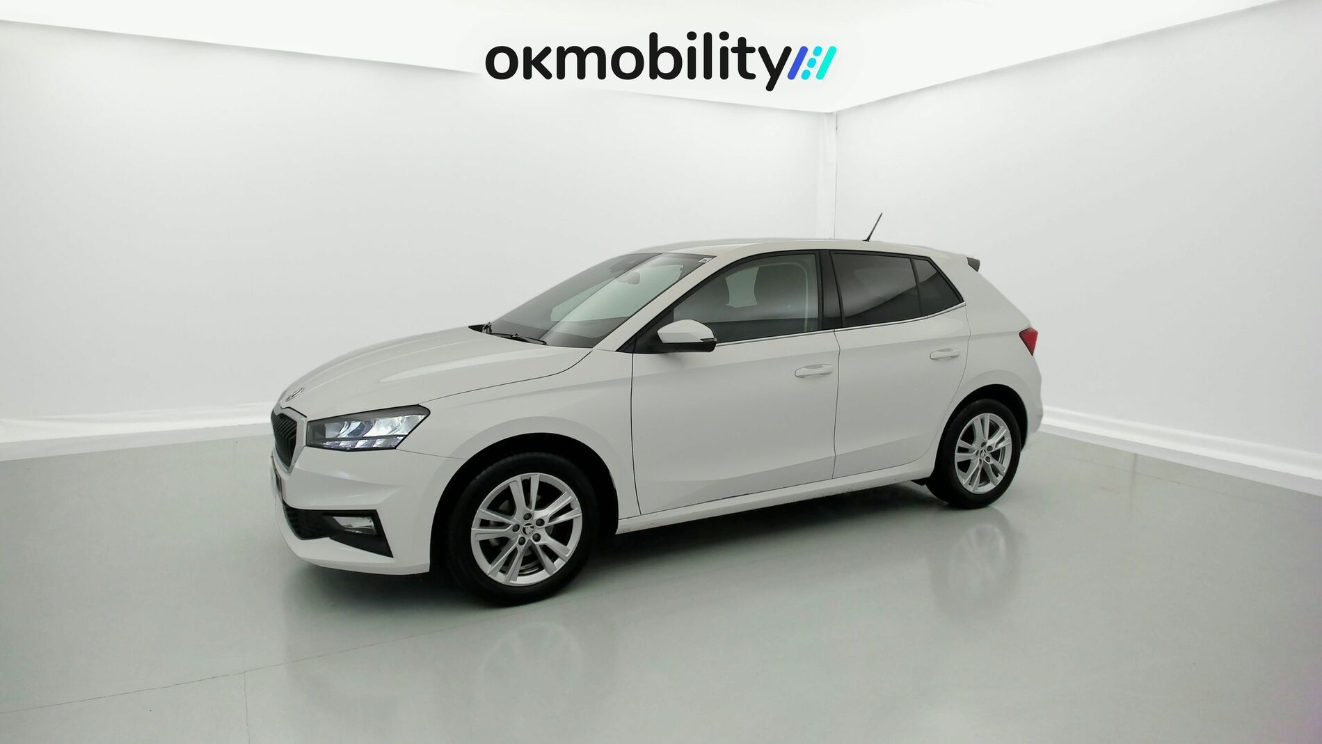 skoda fabia selection 1.0 MPI 80 2024 blanco candy 4