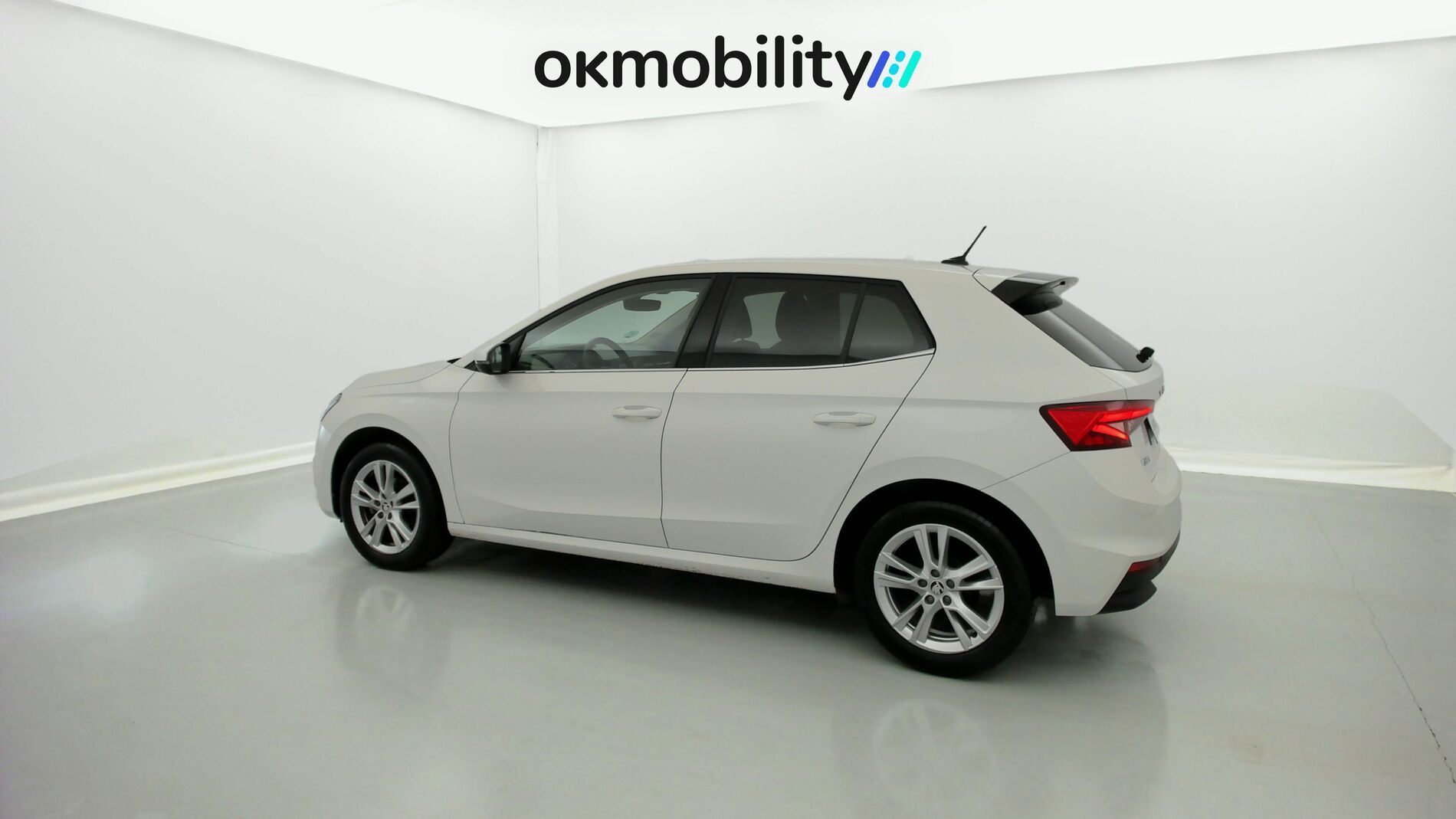 skoda fabia selection 1.0 MPI 80 2024 blanco candy 7