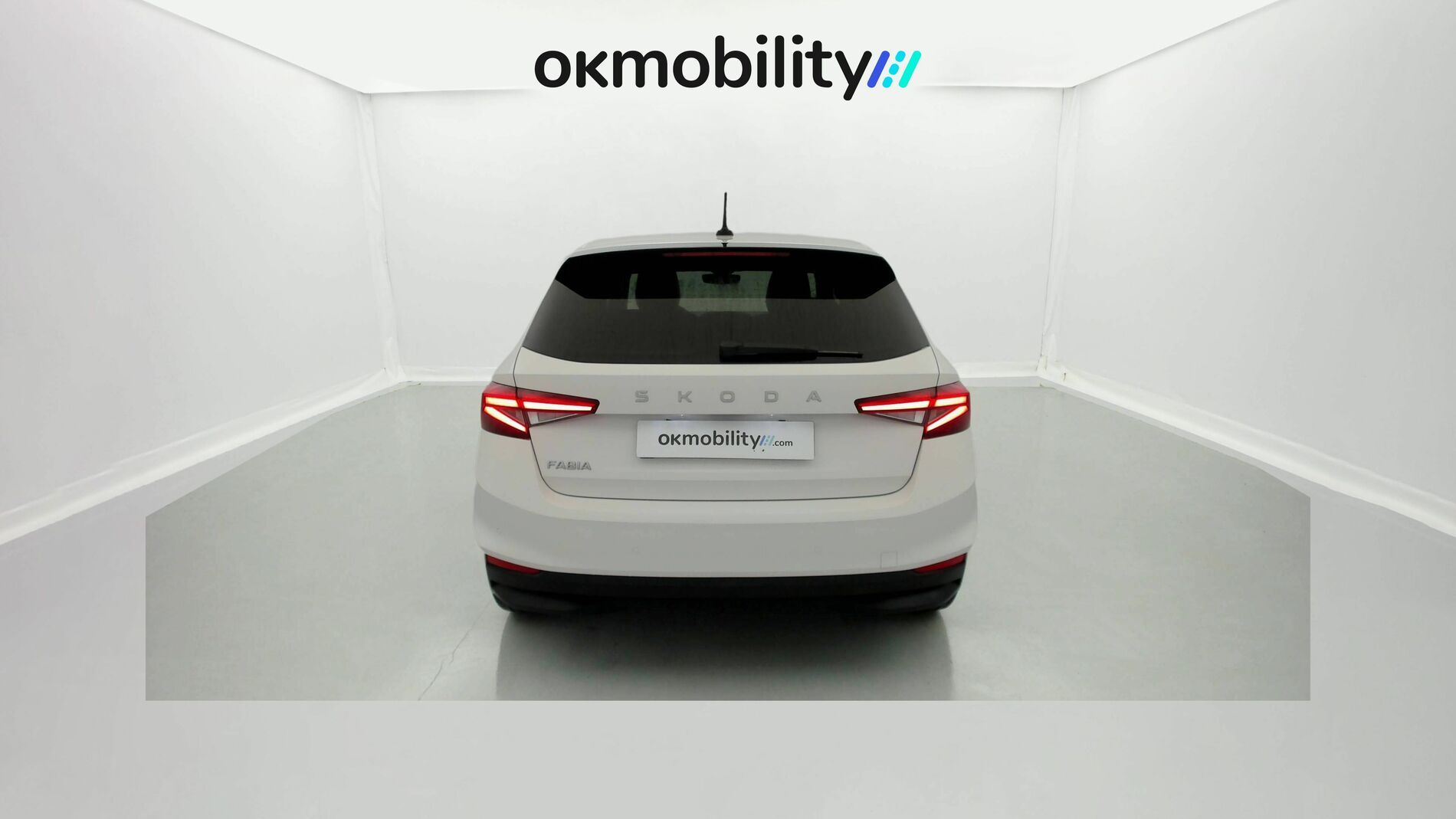 skoda fabia selection 1.0 MPI 80 2024 blanco candy 9