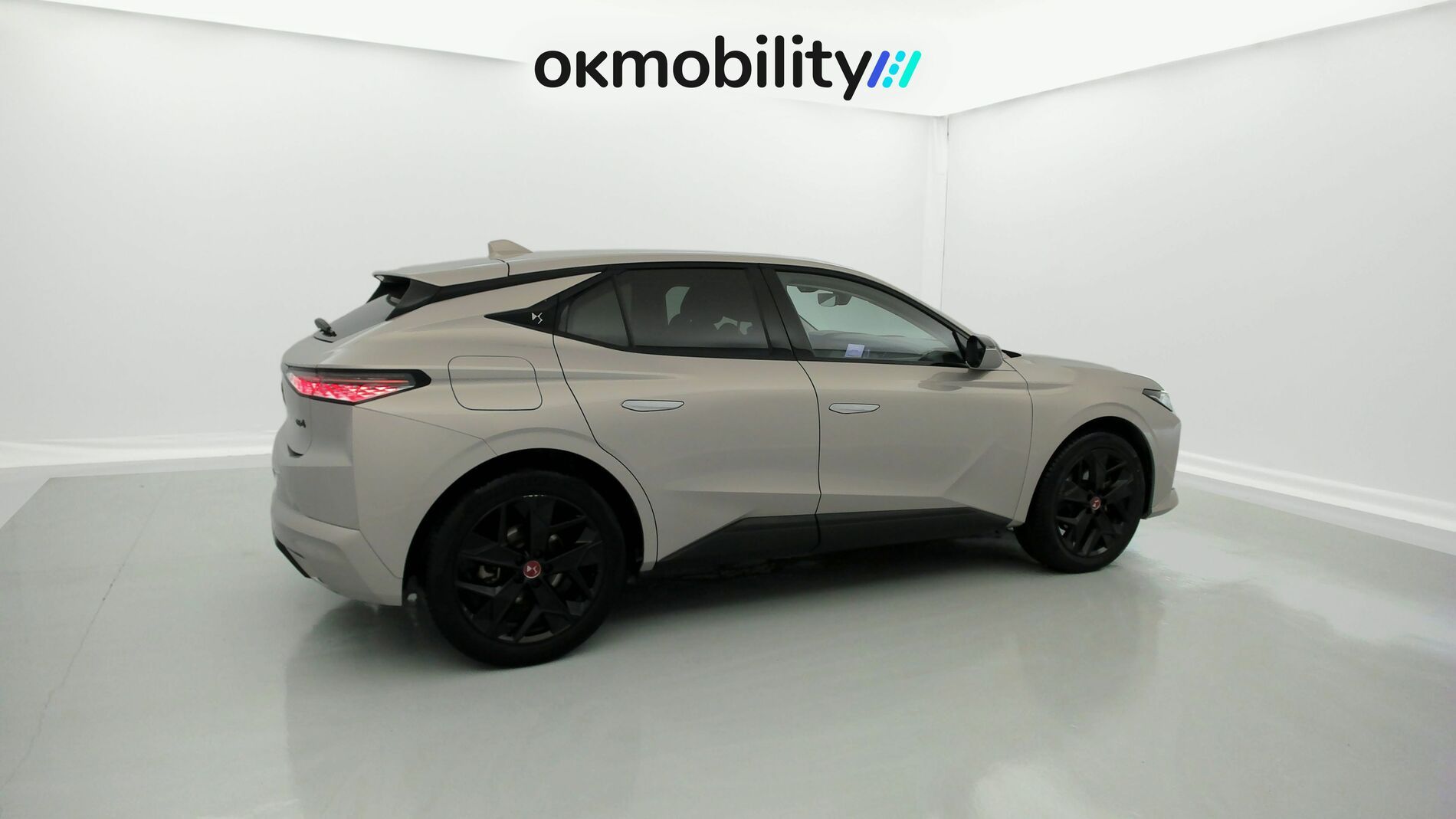 ds ds4 performance line + E-TENSE 225 CA 2023 crystal pearl 11