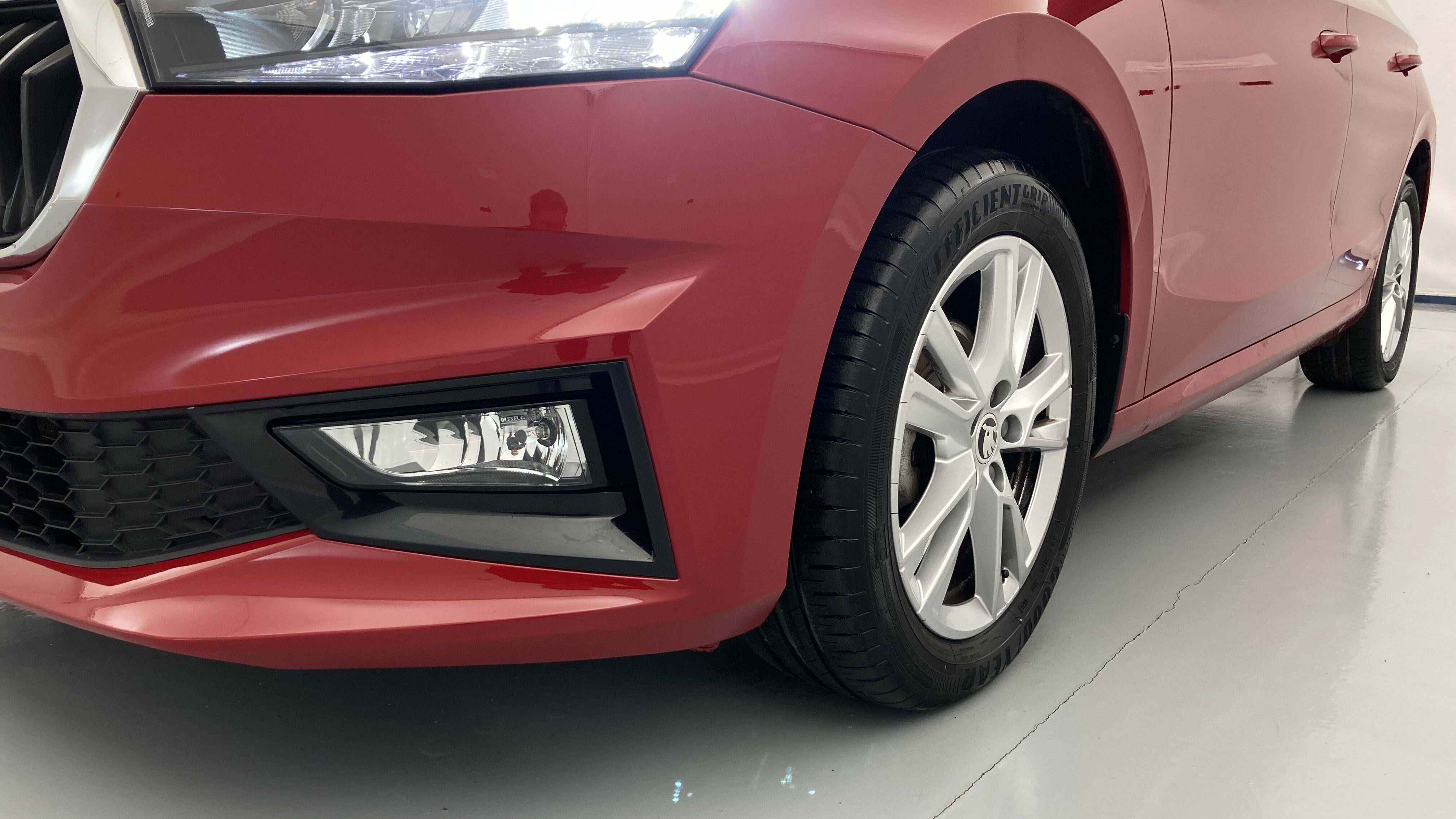 skoda fabia selection 1.0 MPI 80 2024 rojo velvet 25