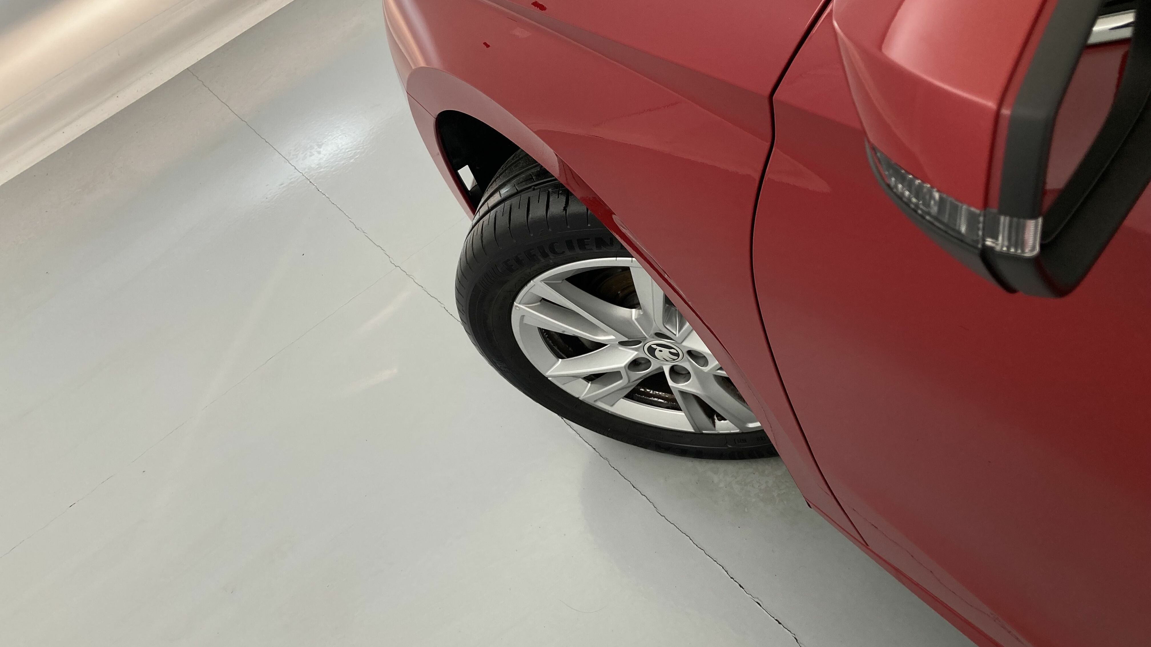 skoda fabia selection 1.0 MPI 80 2024 rojo velvet 27