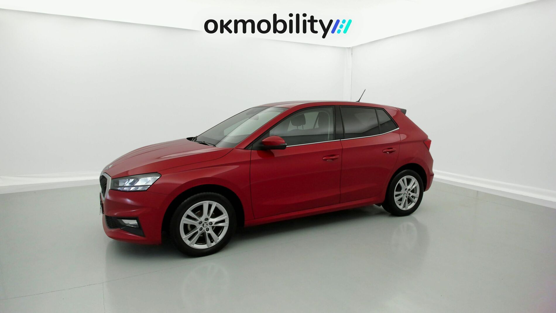 skoda fabia selection 1.0 MPI 80 2024 rojo velvet 4