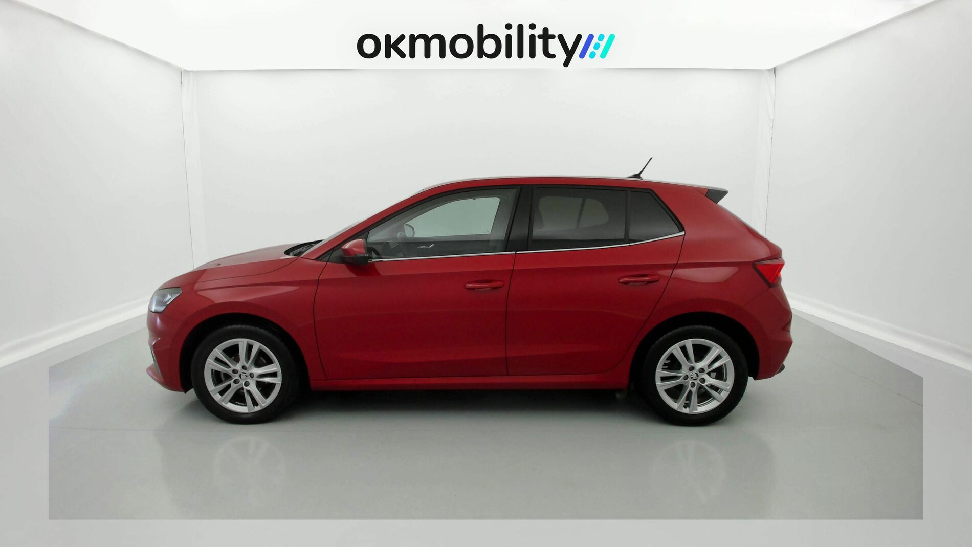 skoda fabia selection 1.0 MPI 80 2024 rojo velvet 5