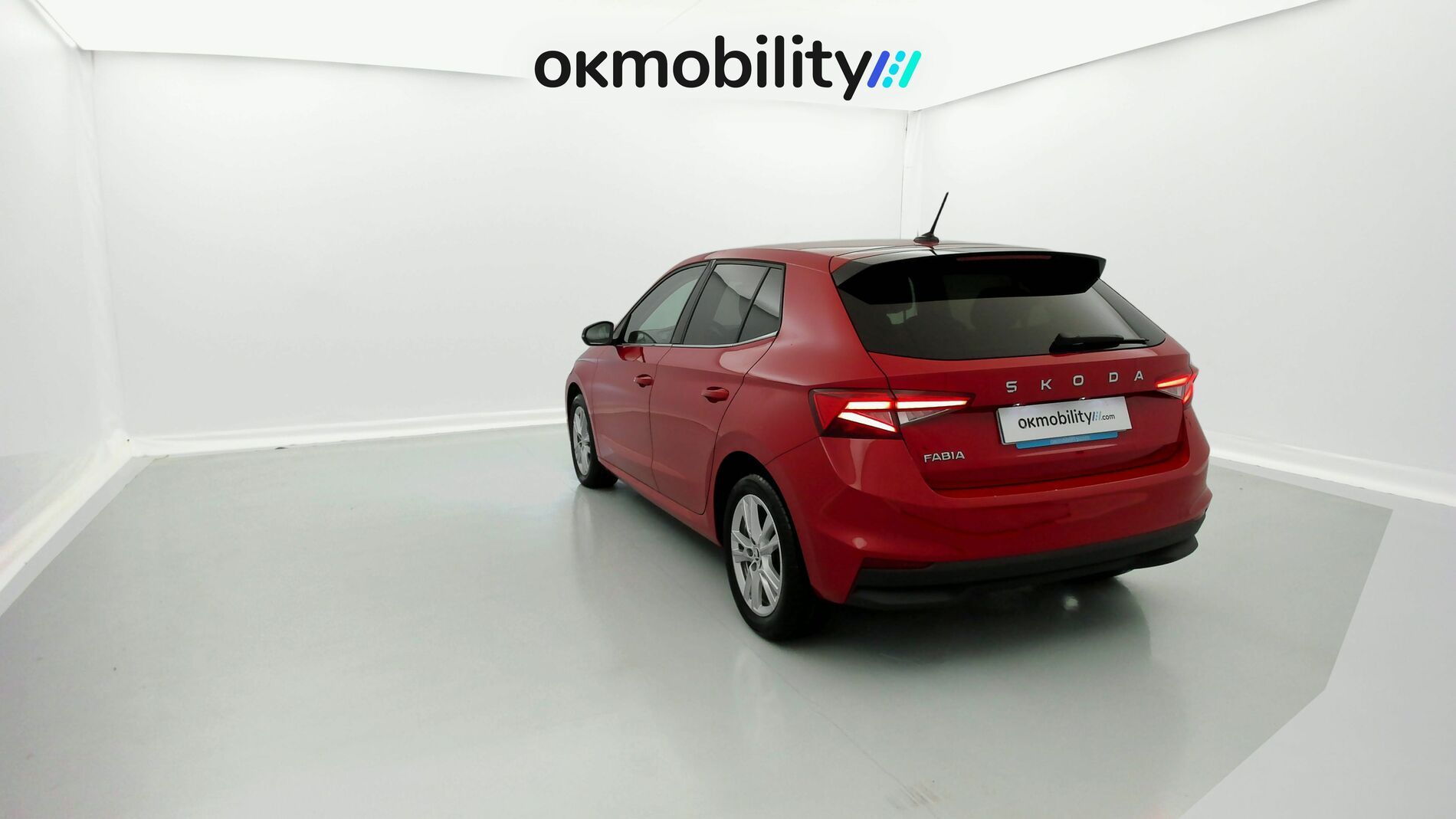 skoda fabia selection 1.0 MPI 80 2024 rojo velvet 8