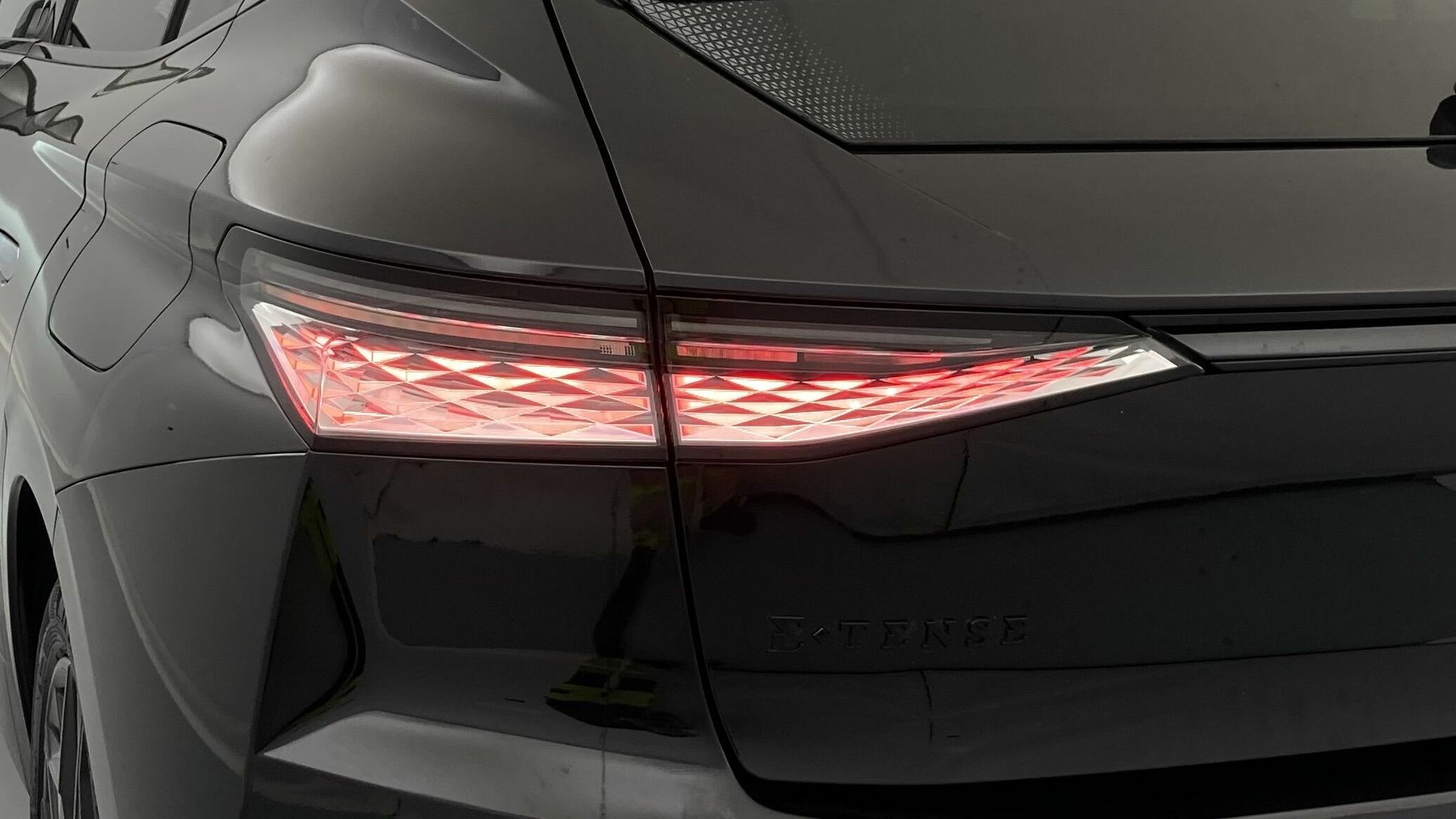 ds ds4 performance line + E-TENSE 225 CA 2023 negro perla 31