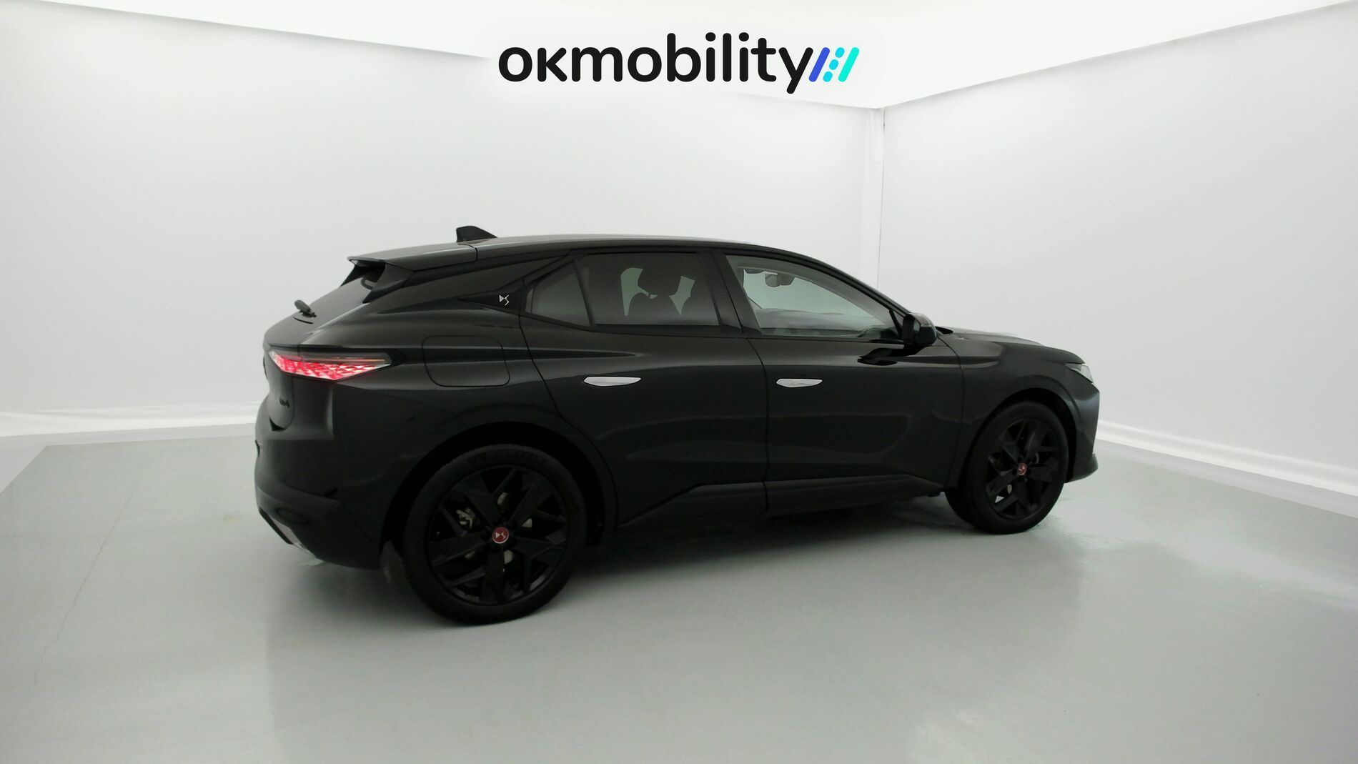 ds ds4 performance line + E-TENSE 225 CA 2023 negro perla 13