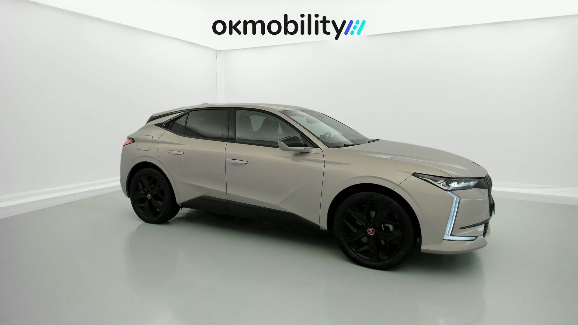 ds ds4 performance line + E-TENSE 225 CA 2023 crystal pearl 2