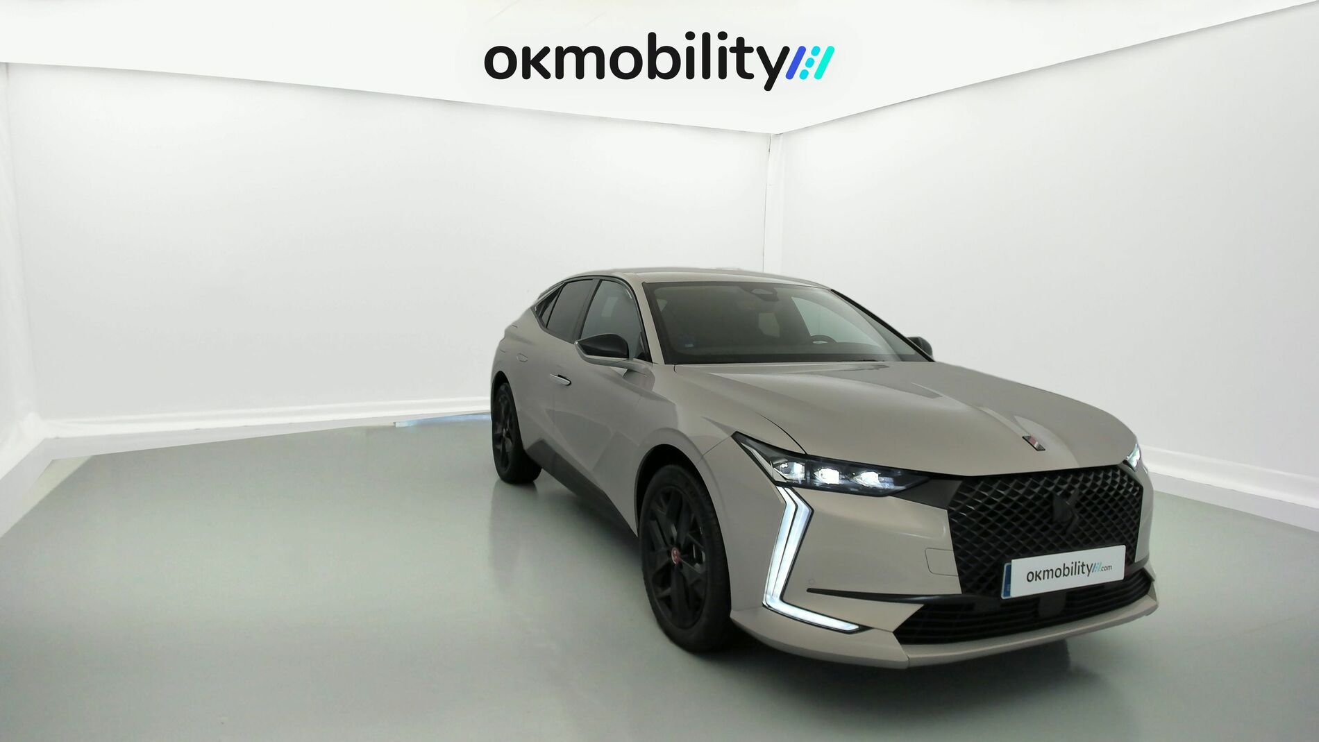 ds ds4 performance line + E-TENSE 225 CA 2023 crystal pearl 3