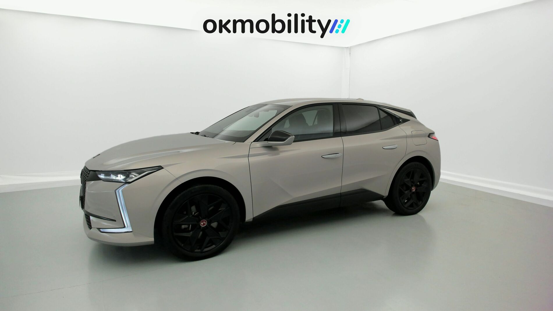 ds ds4 performance line + E-TENSE 225 CA 2023 crystal pearl 5