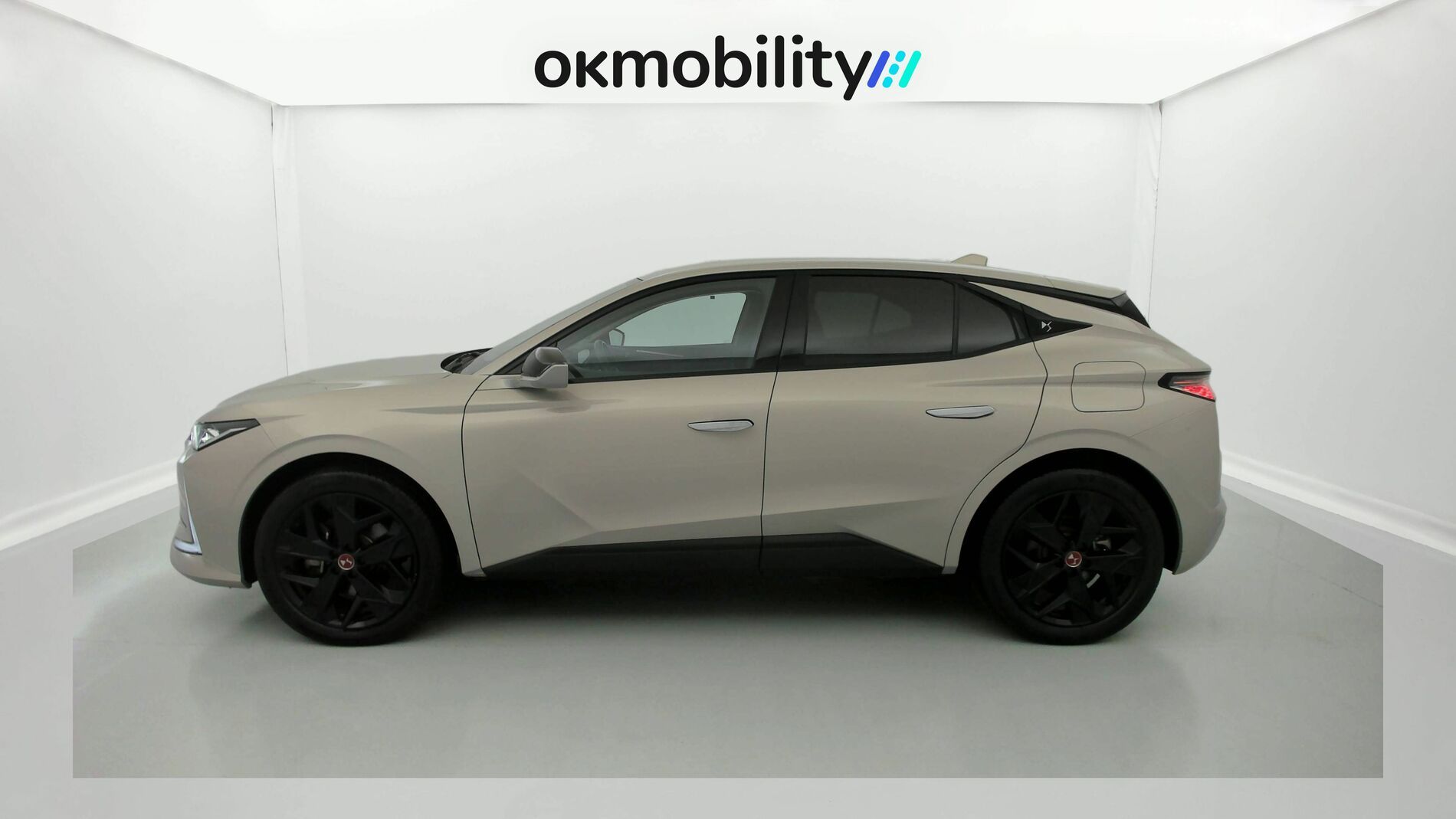 ds ds4 performance line + E-TENSE 225 CA 2023 crystal pearl 7