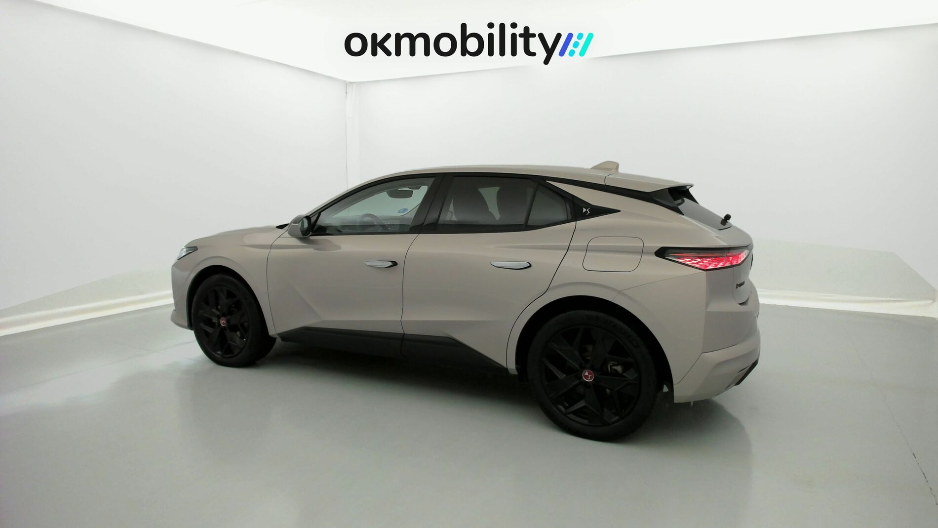 ds ds4 performance line + E-TENSE 225 CA 2023 crystal pearl 8