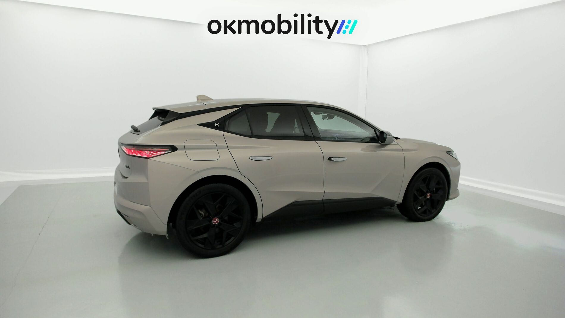 ds ds4 performance line + E-TENSE 225 CA 2023 crystal pearl 12