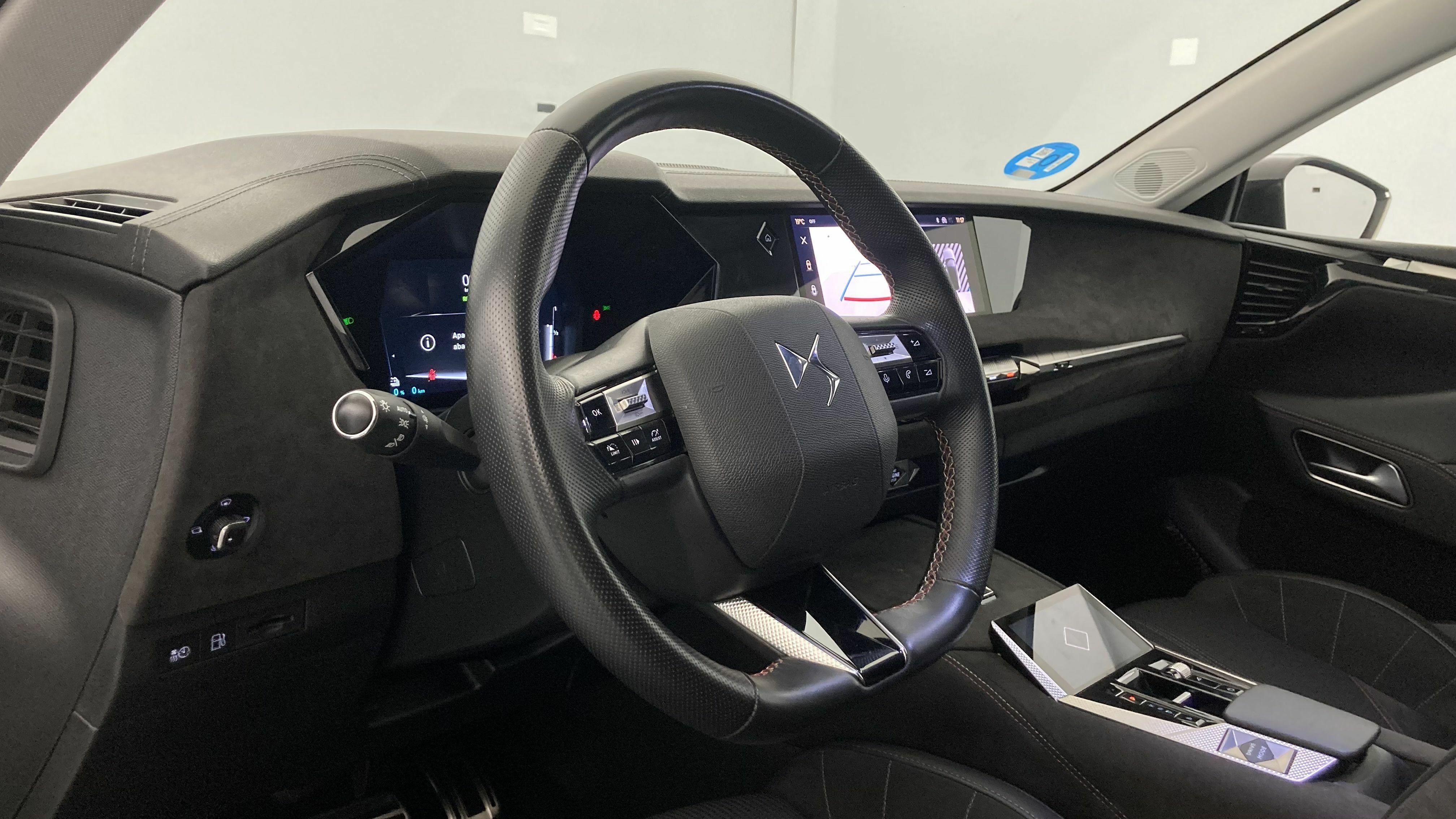 ds ds4 performance line + E-TENSE 225 CA 2023 crystal pearl 3