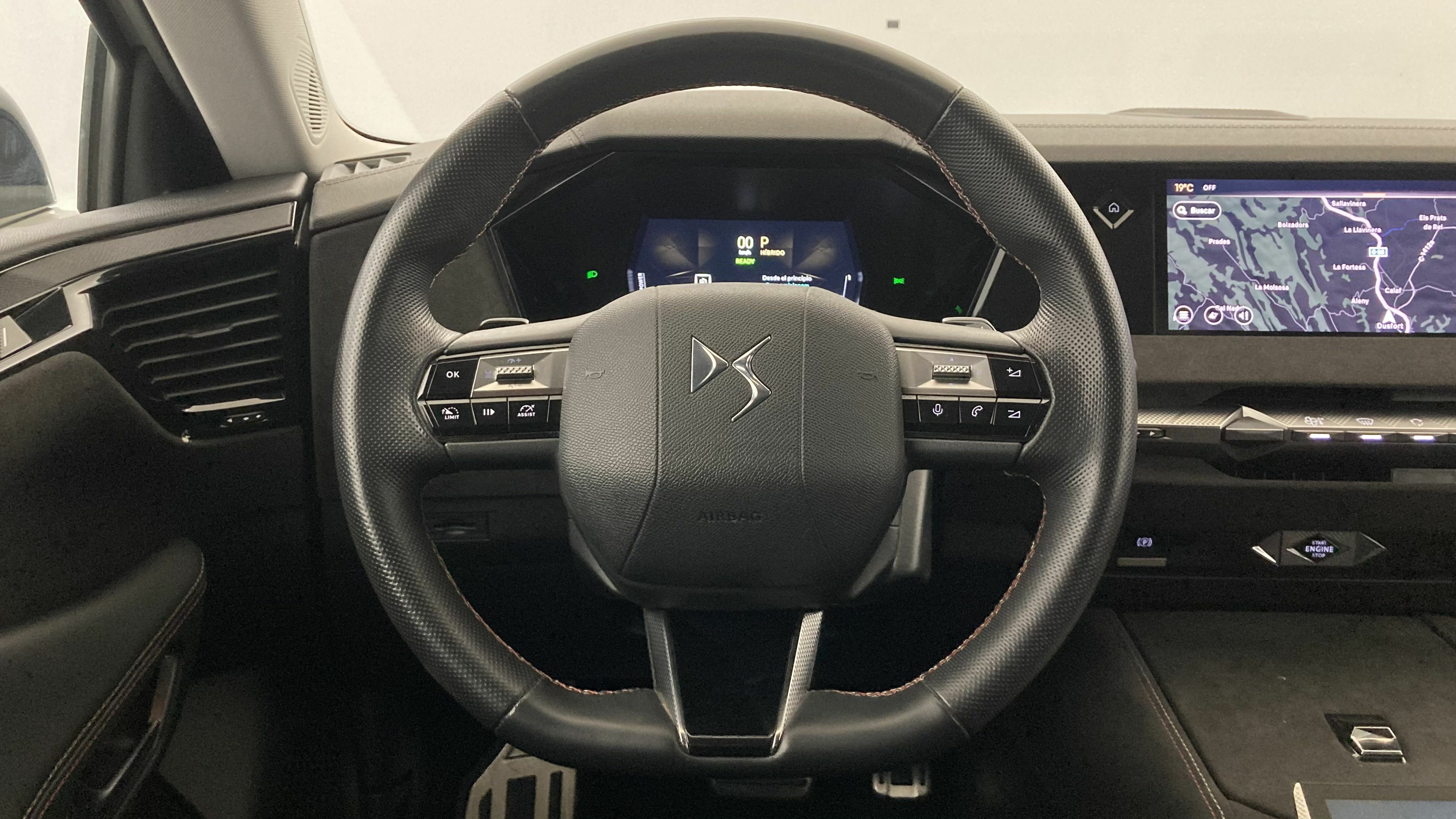 ds ds4 performance line + E-TENSE 225 CA 2023 crystal pearl 5