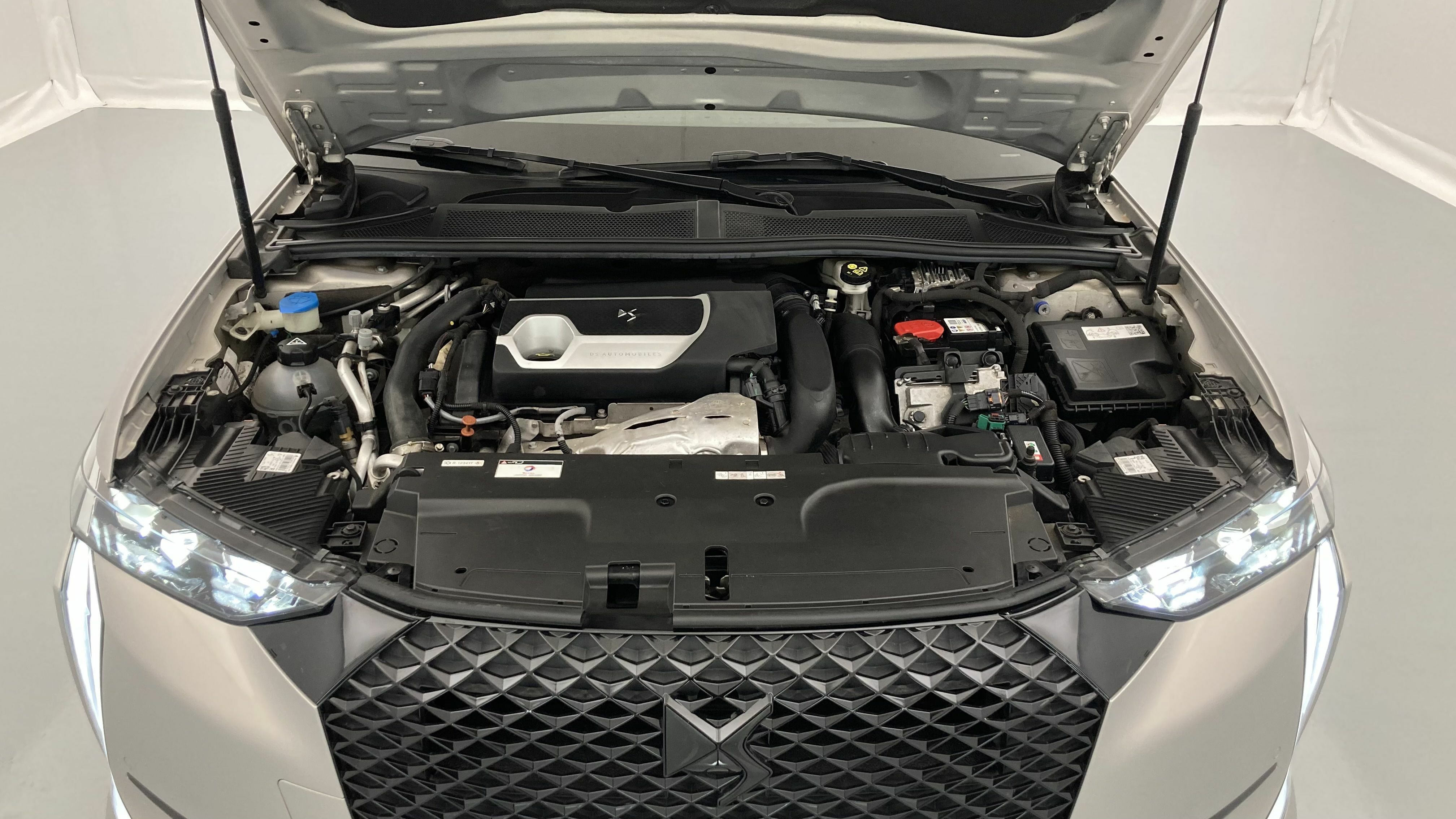 ds ds4 performance line + E-TENSE 225 CA 2023 crystal pearl 14