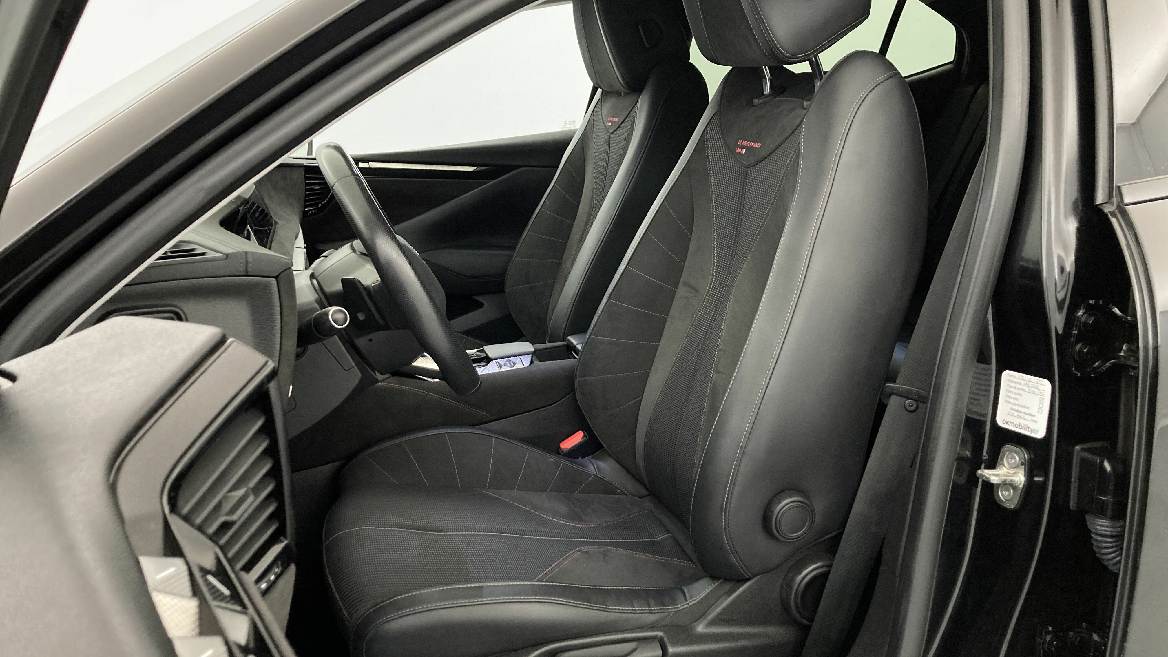 ds ds4 performance line + E-TENSE 225 CA 2023 negro perla 15