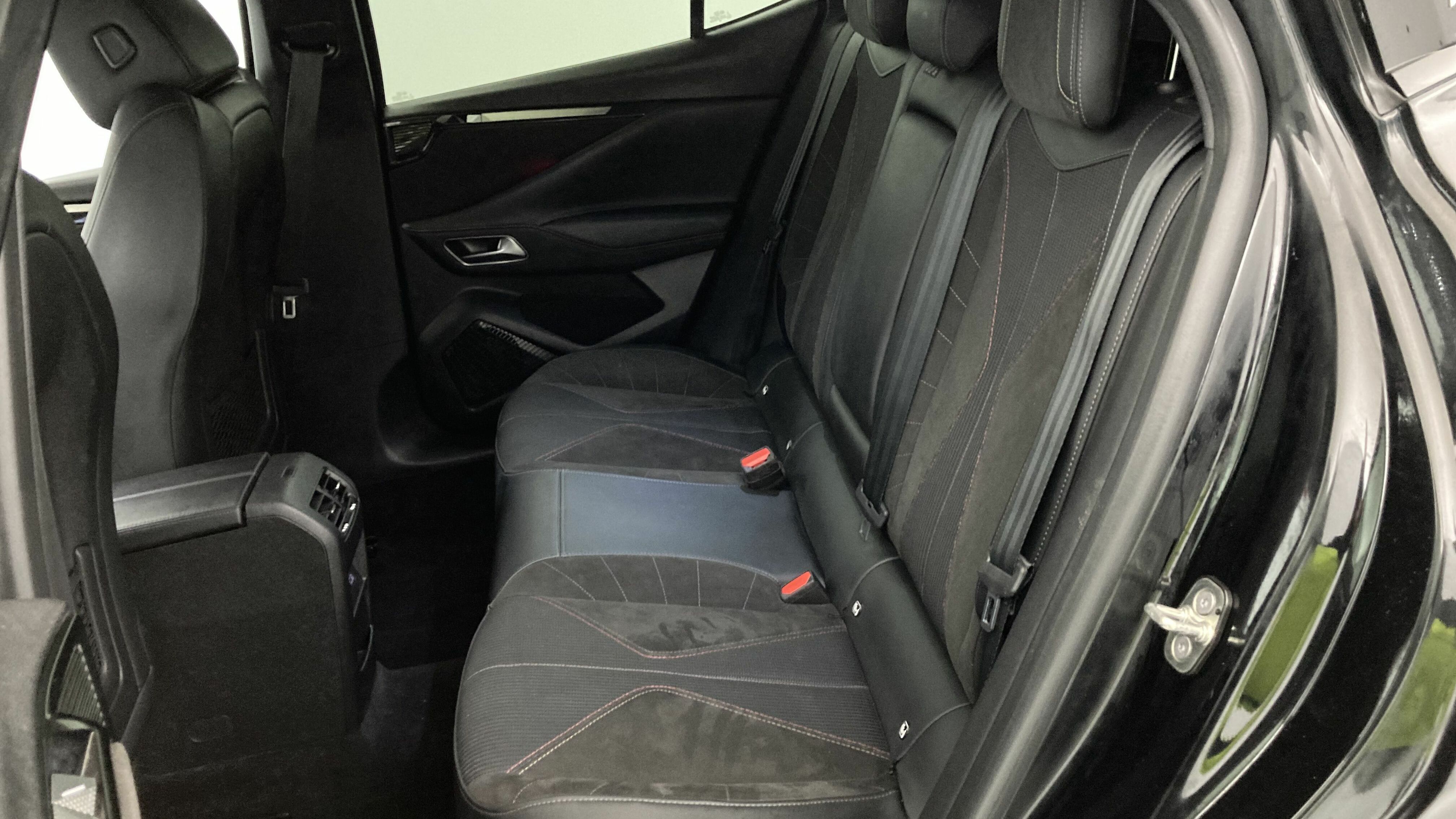 ds ds4 performance line + E-TENSE 225 CA 2023 negro perla 22