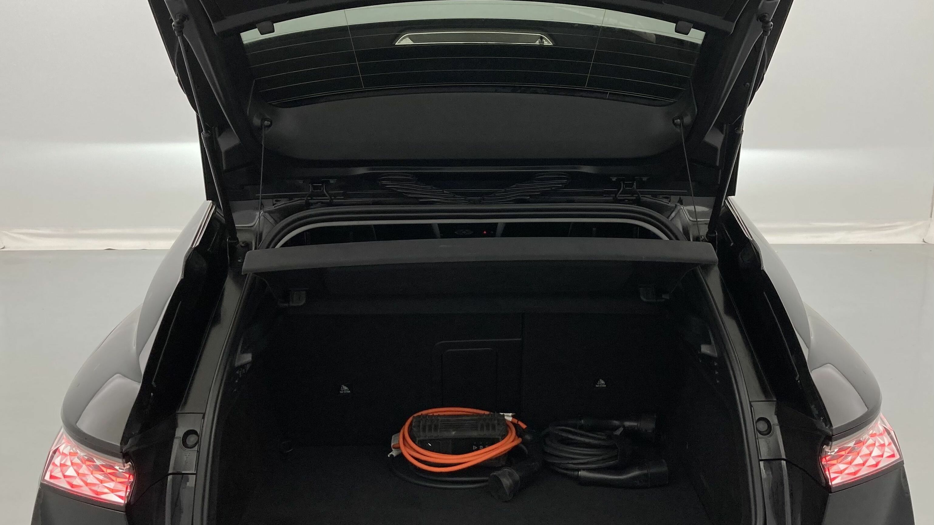 ds ds4 performance line + E-TENSE 225 CA 2023 negro perla 25