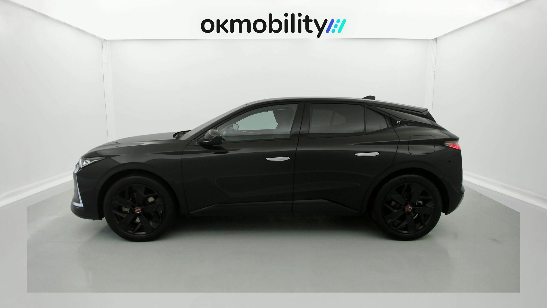 ds ds4 performance line + E-TENSE 225 CA 2023 negro perla 8