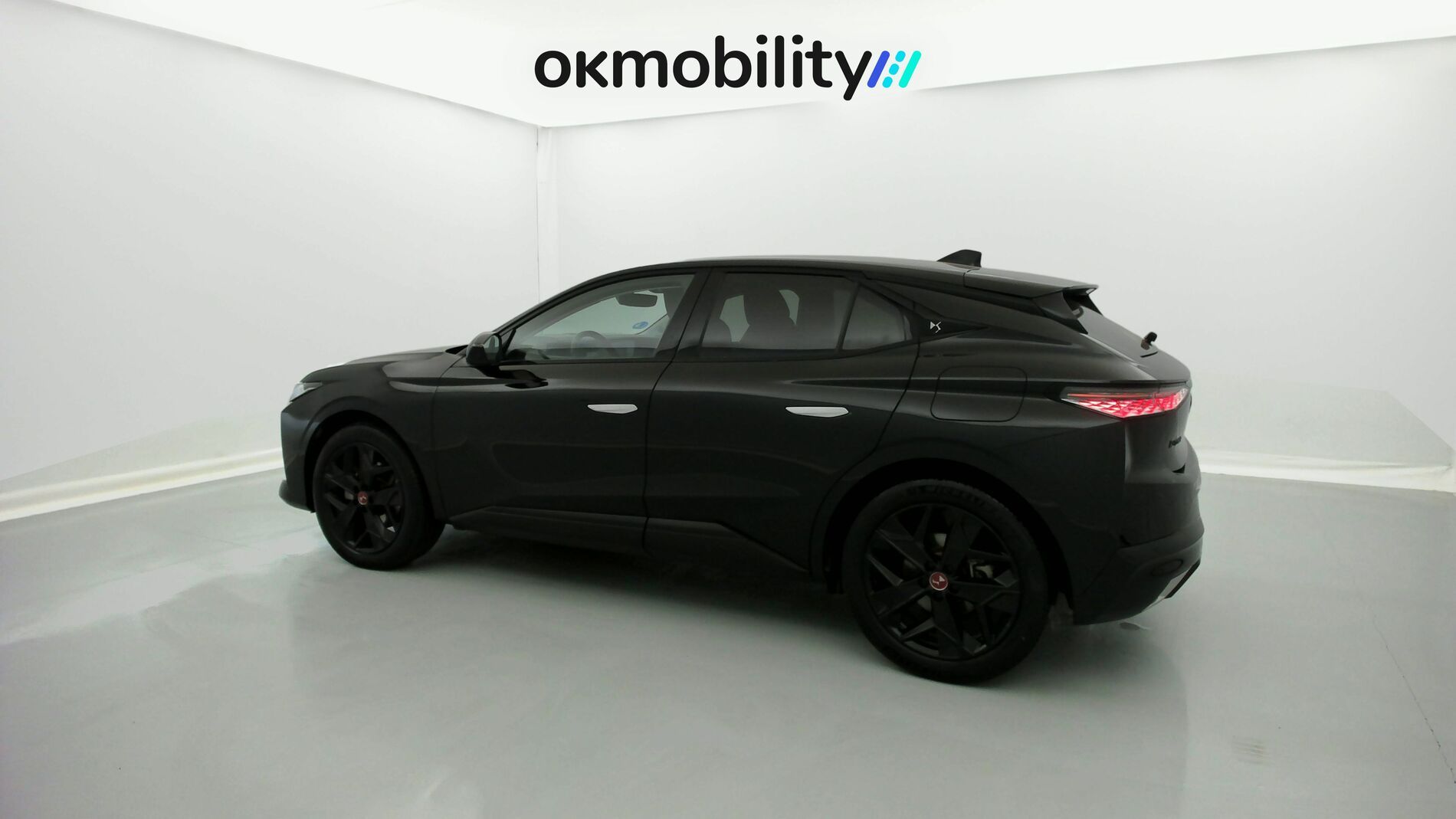 ds ds4 performance line + E-TENSE 225 CA 2023 negro perla 9