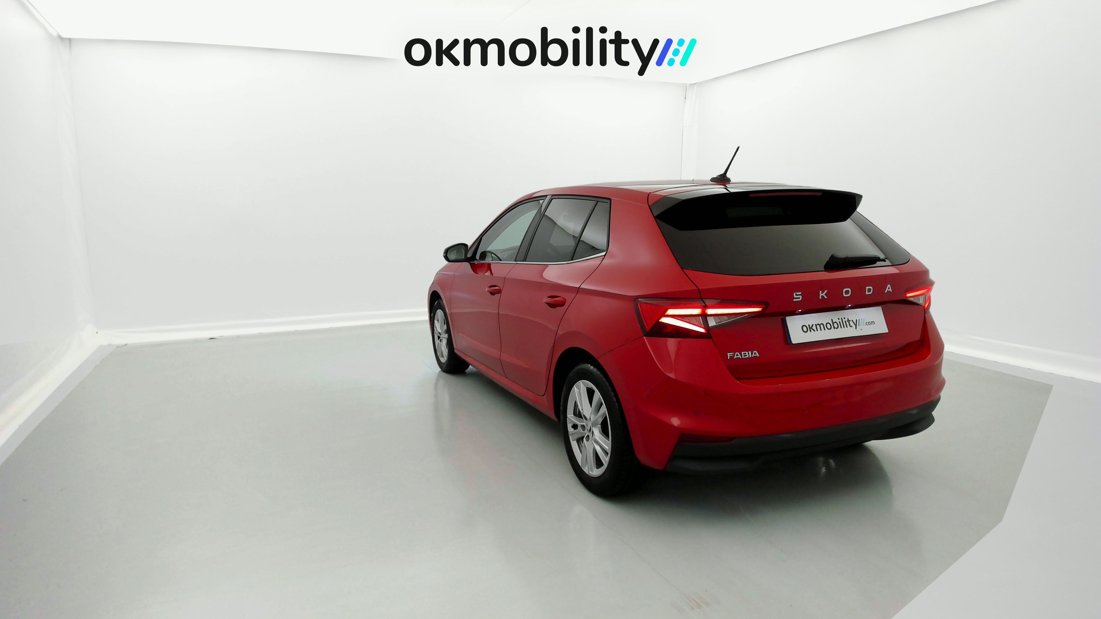 skoda fabia selection 1.0 MPI 80 2024 rojo velvet 9