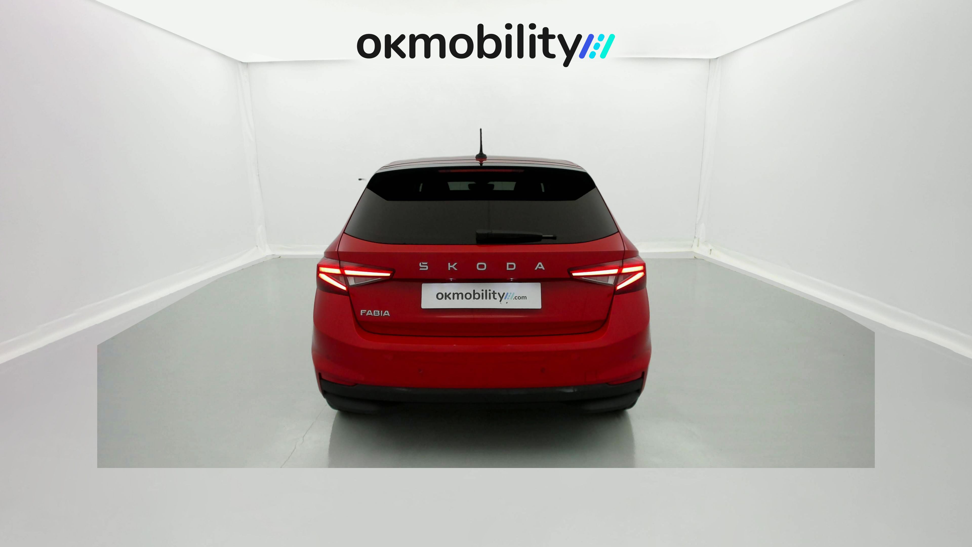 skoda fabia selection 1.0 MPI 80 2024 rojo velvet 10