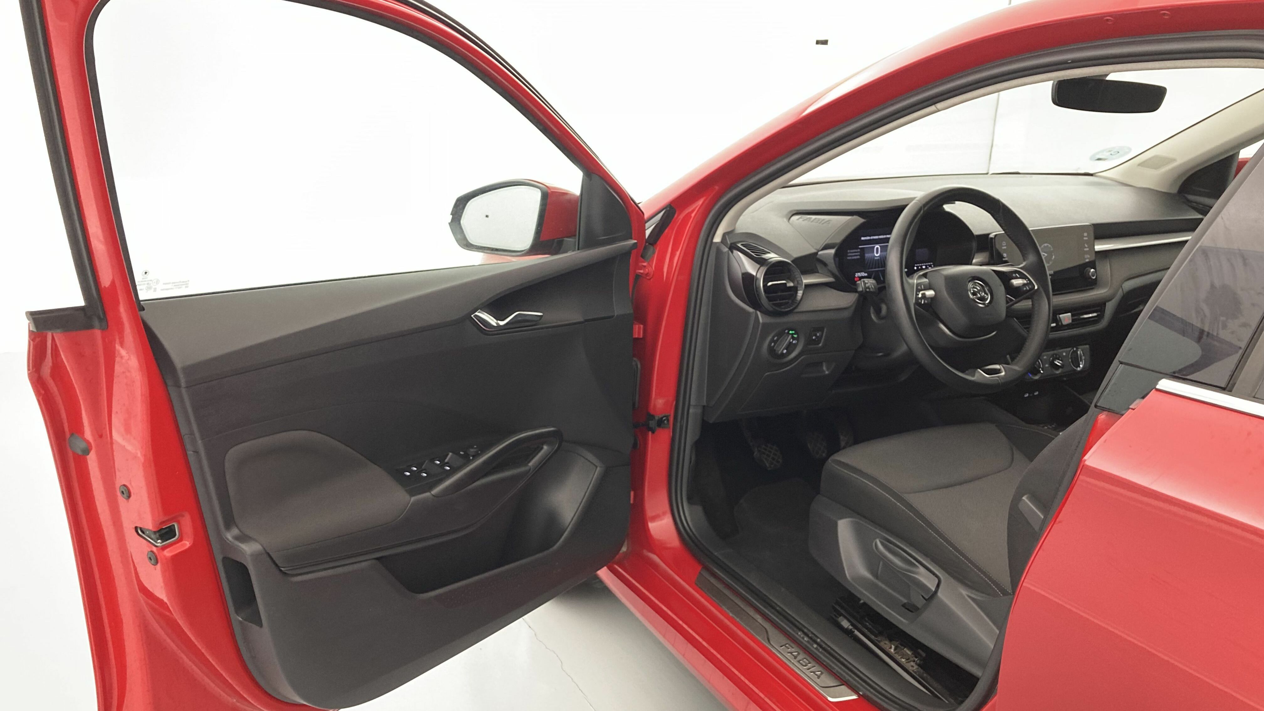 skoda fabia selection 1.0 MPI 80 2024 rojo velvet 12