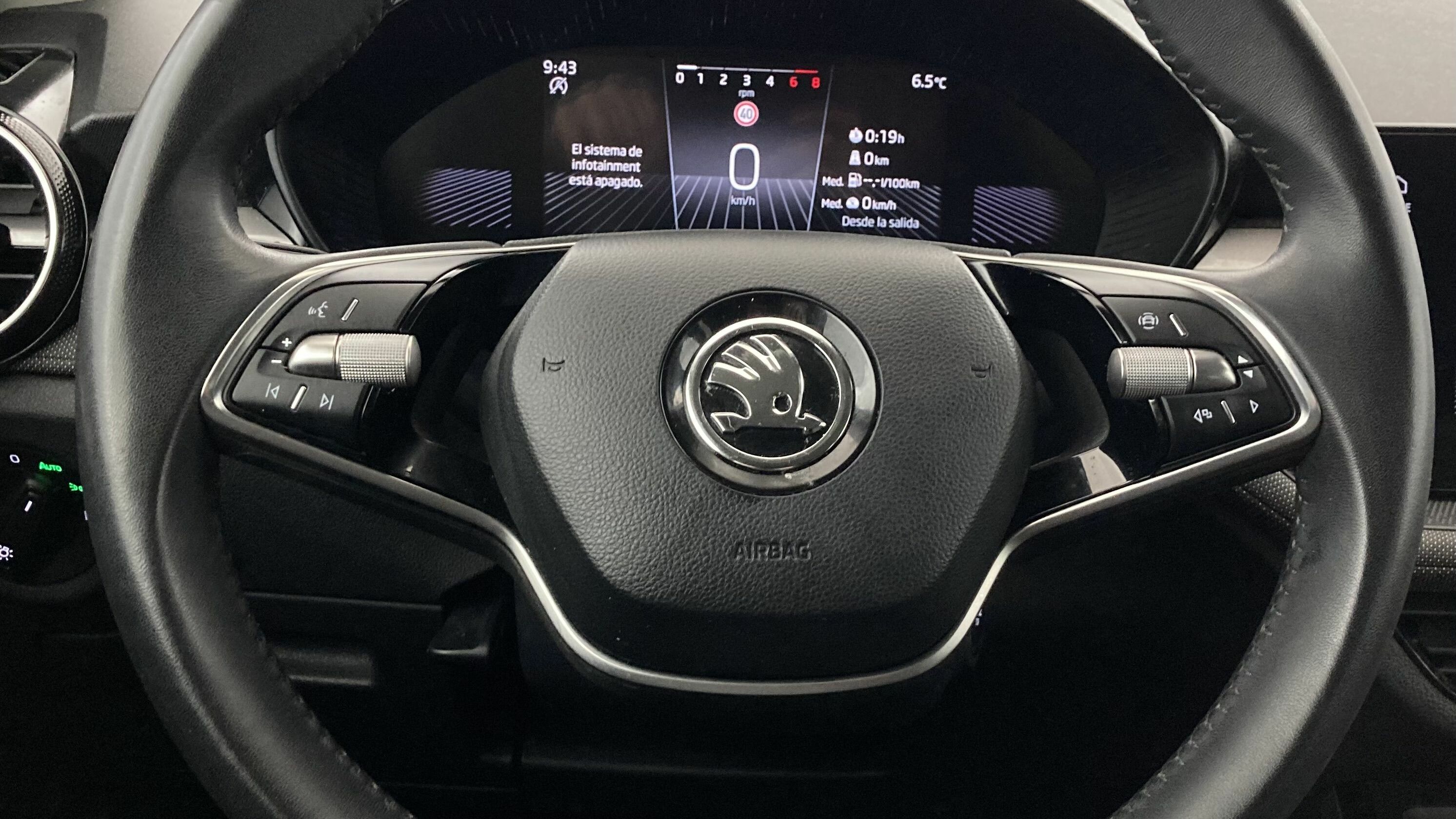 skoda fabia selection 1.0 MPI 80 2024 rojo velvet 16