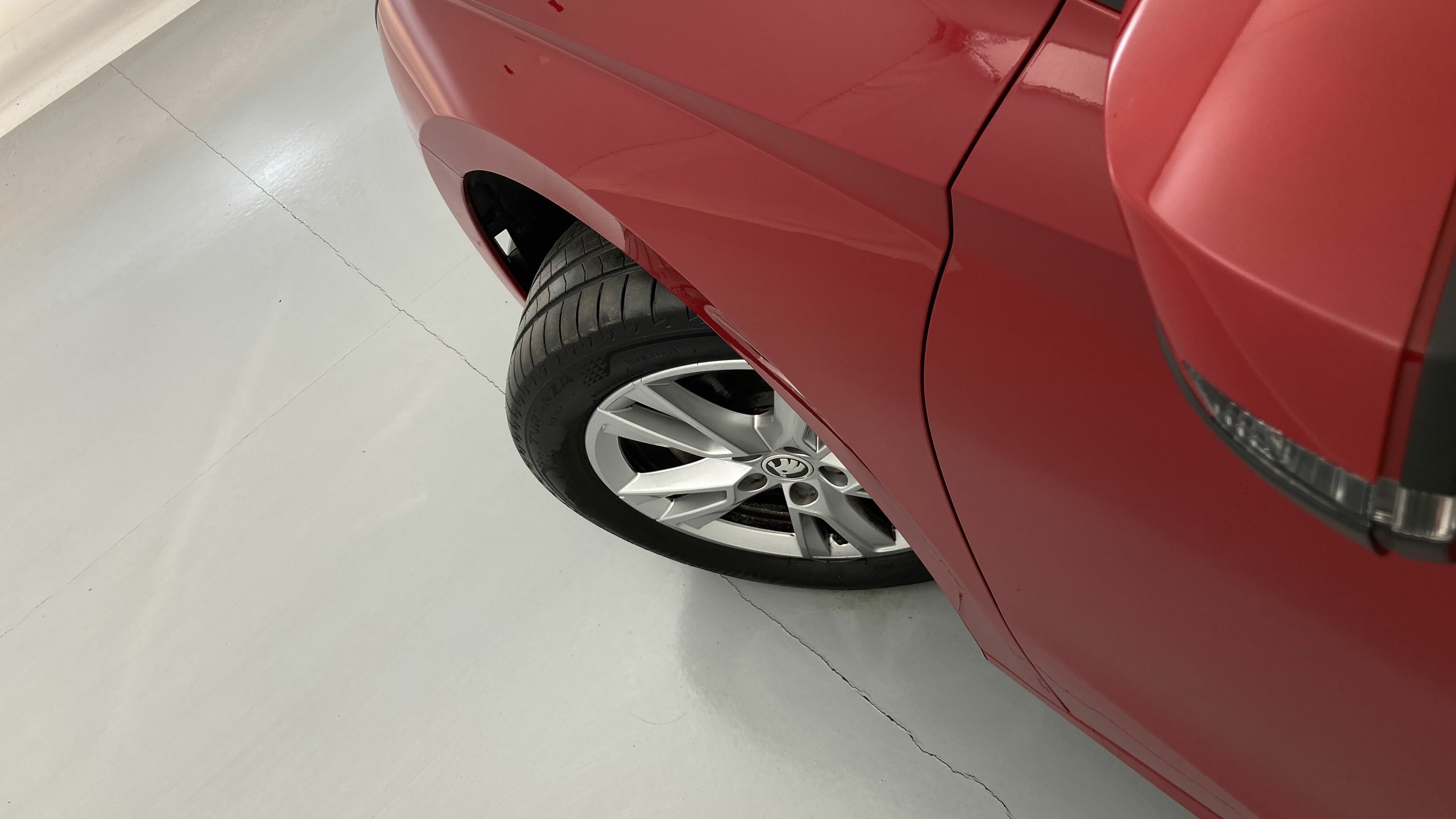 skoda fabia selection 1.0 MPI 80 2024 rojo velvet 27