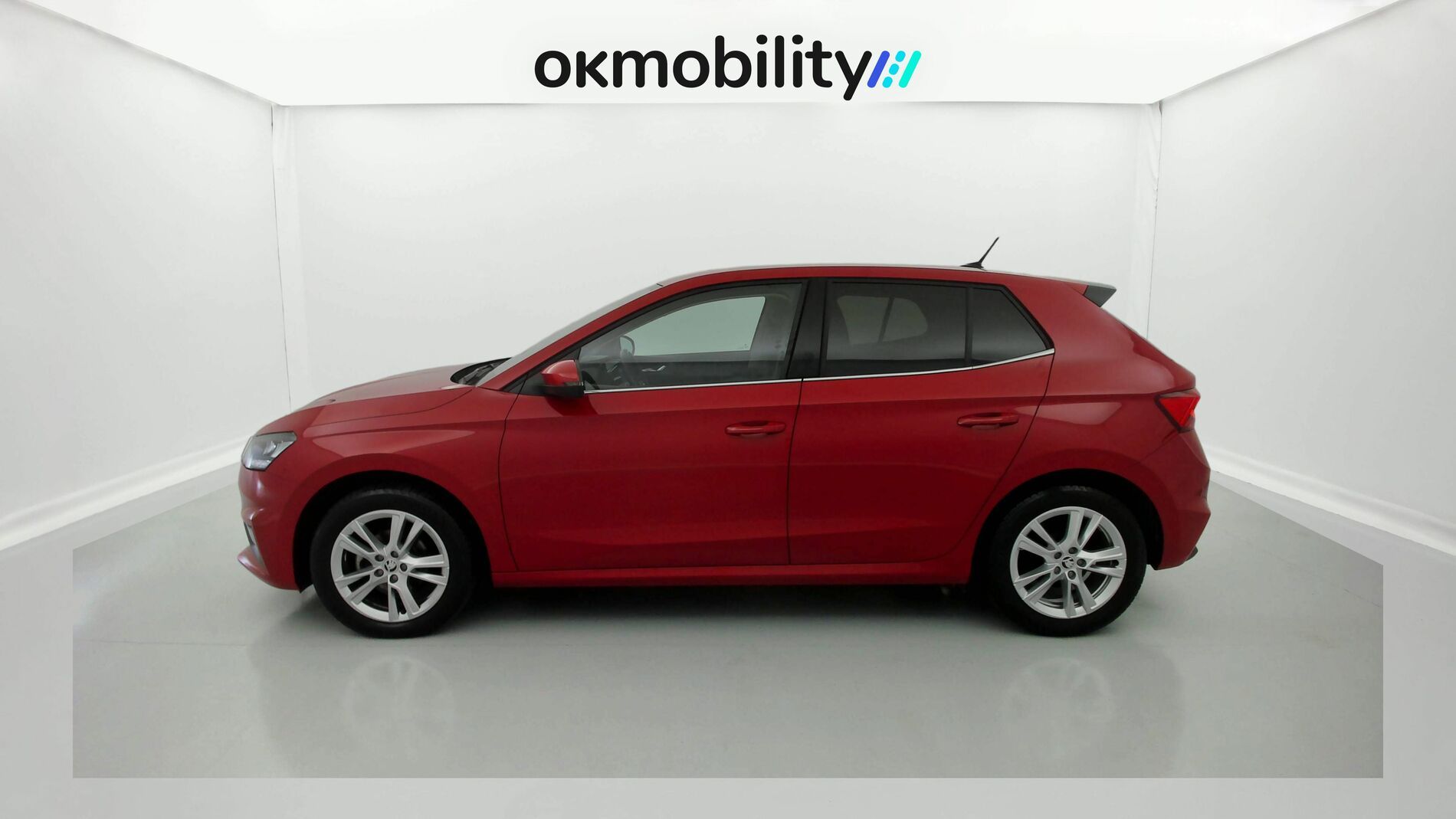 skoda fabia selection 1.0 MPI 80 2024 rojo velvet 5