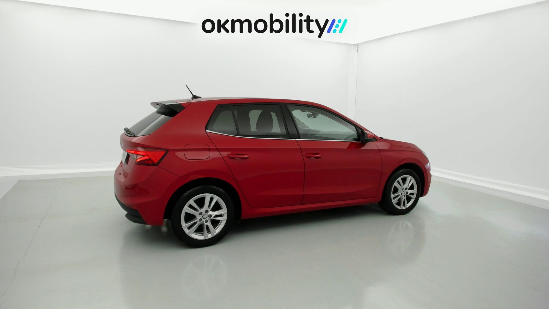 skoda fabia selection 1.0 MPI 80 2024 rojo velvet 11