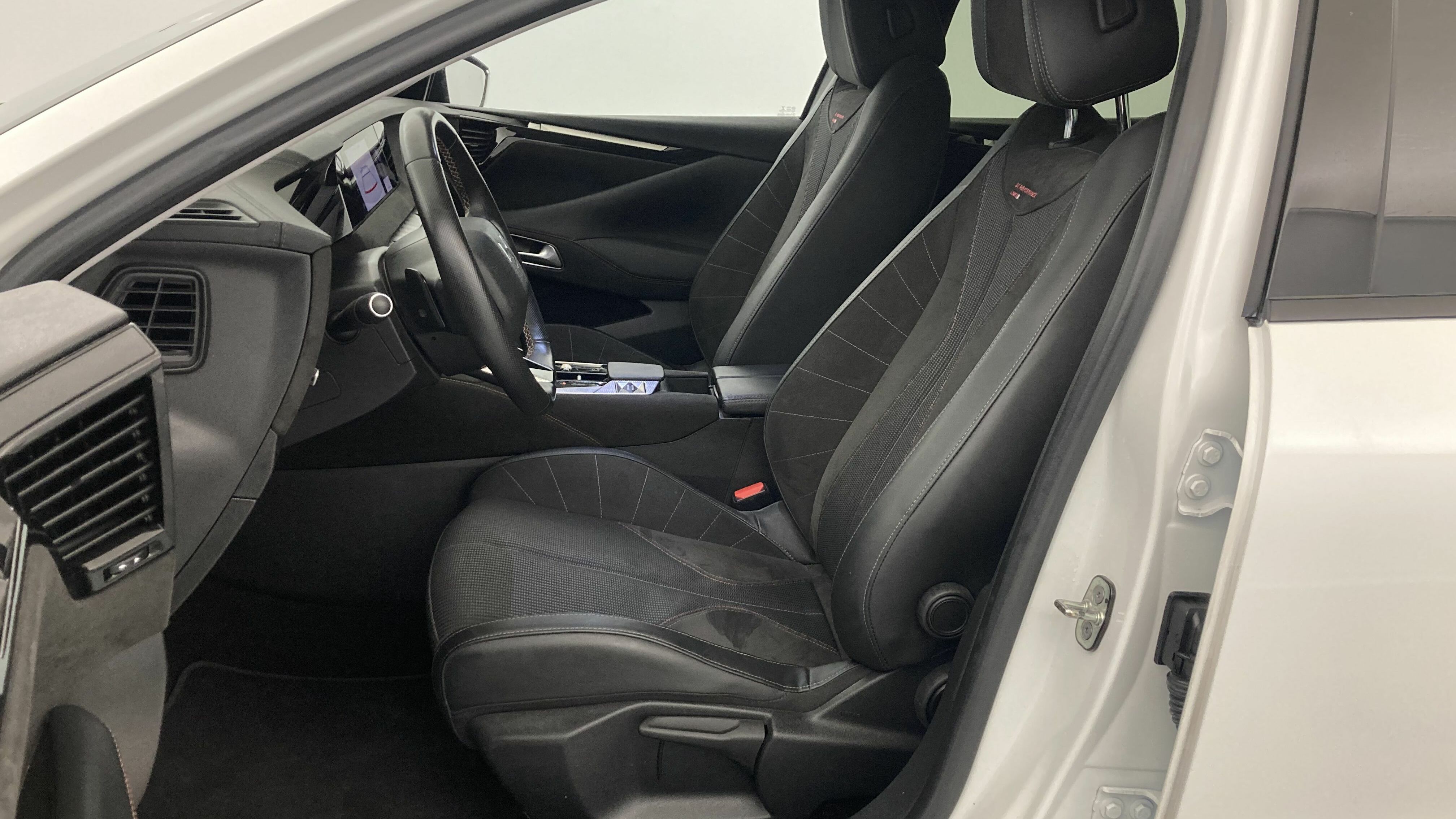 ds ds4 performance line + E-TENSE 225 CA 2023 blanco nacarado 15