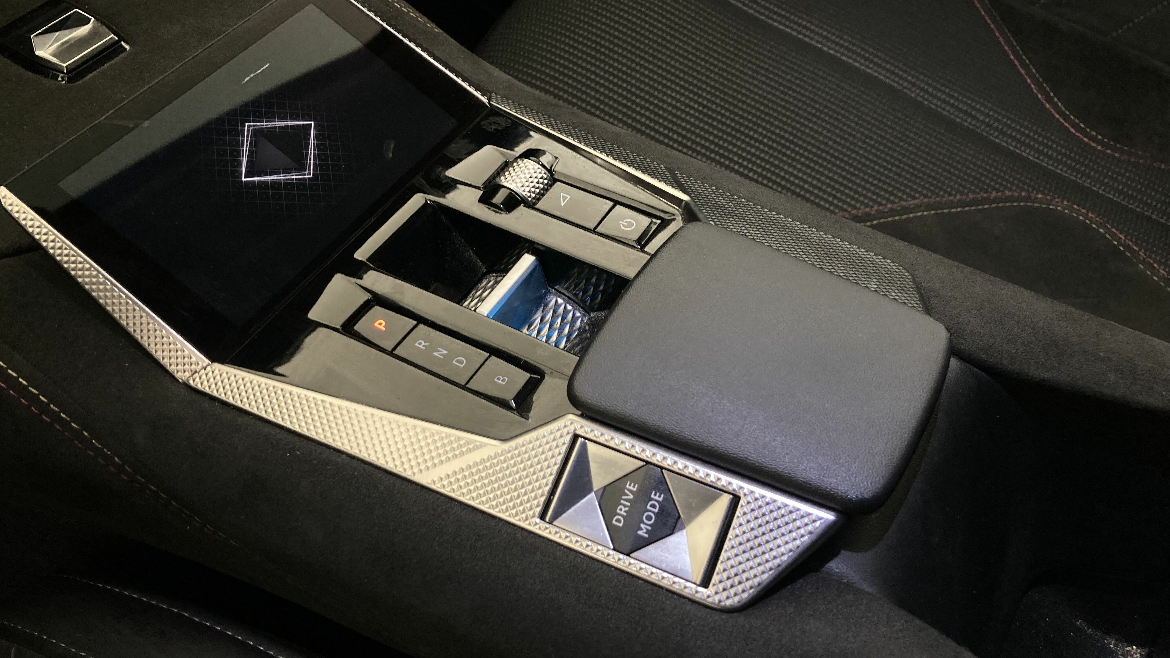 ds ds4 performance line + E-TENSE 225 CA 2023 blanco nacarado 21