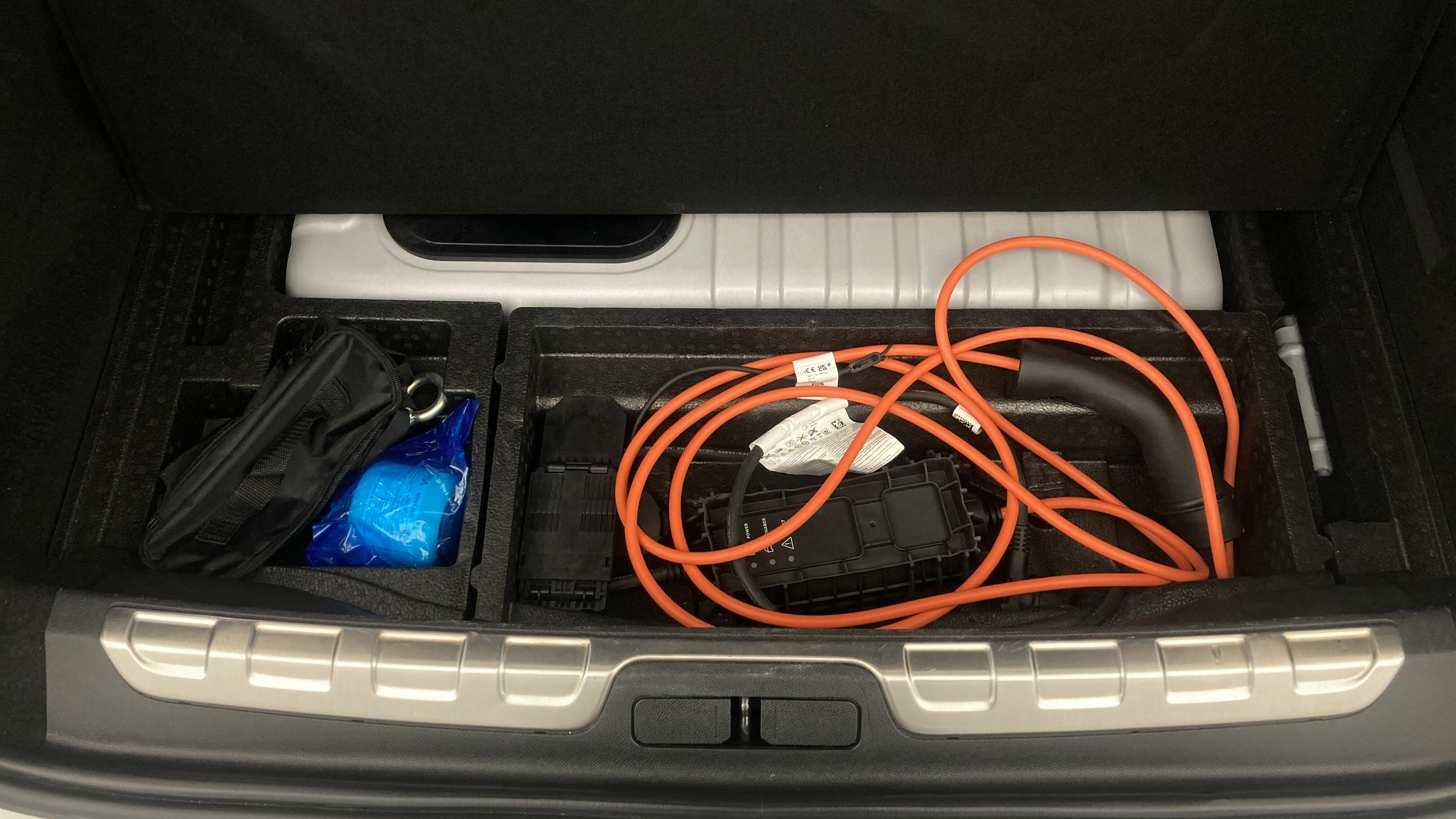 ds ds4 performance line + E-TENSE 225 CA 2023 blanco nacarado 24