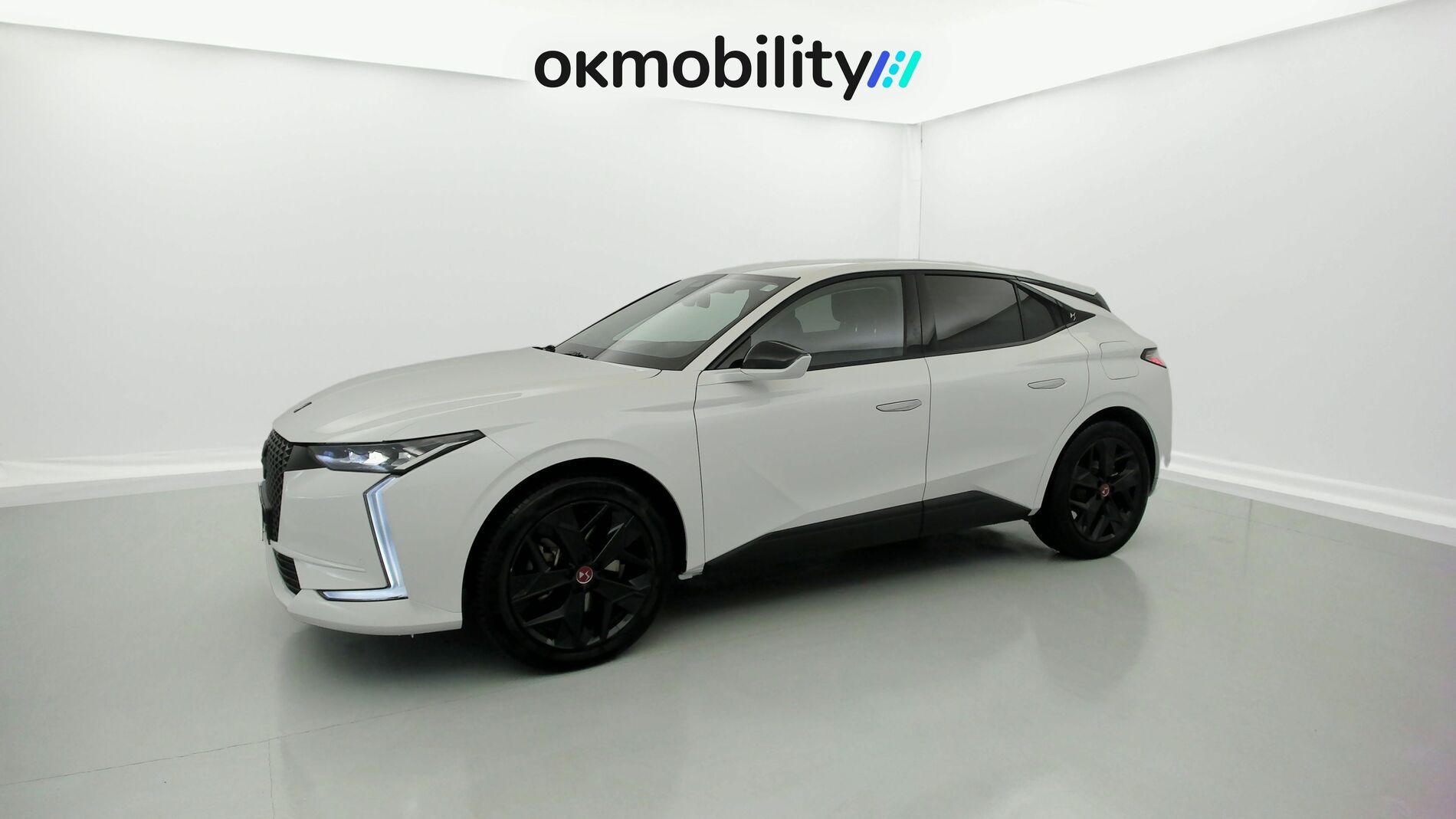 ds ds4 performance line + E-TENSE 225 CA 2023 blanco nacarado 5