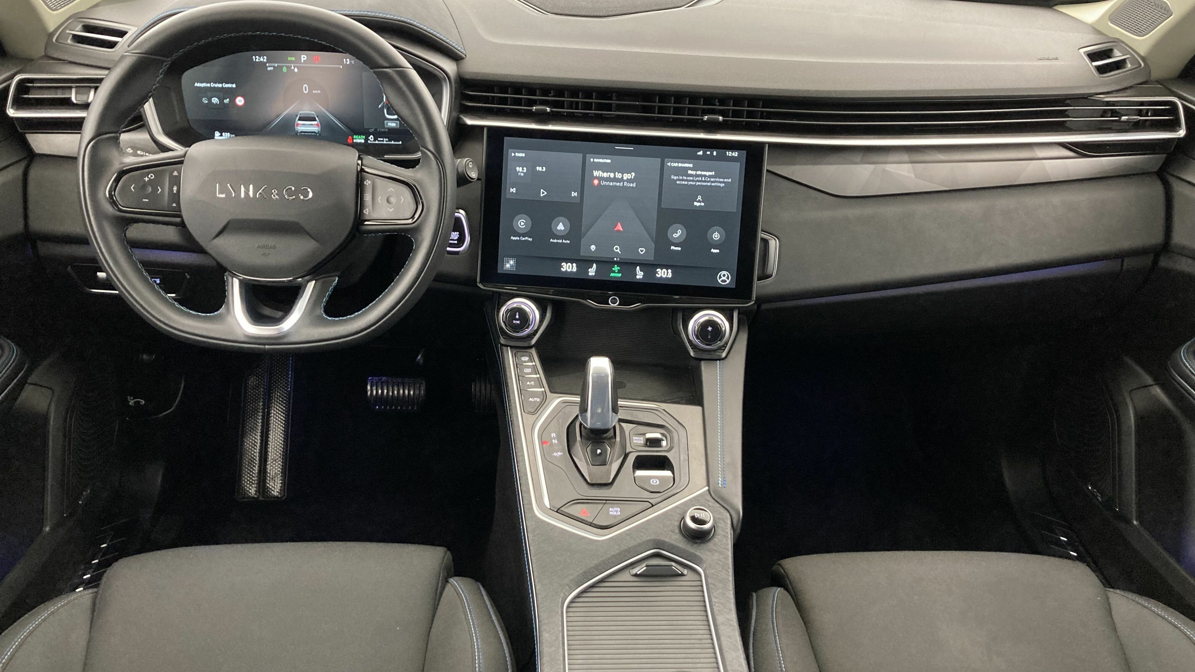 lynk&co 1 nv 1.5 PHEV 261 2022 black 17