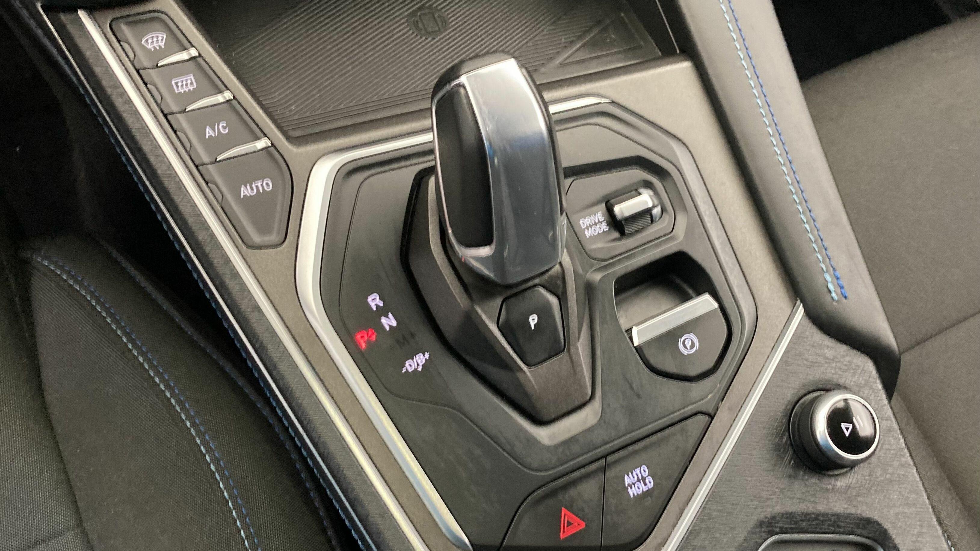 lynk&co 1 nv 1.5 PHEV 261 2022 black 21