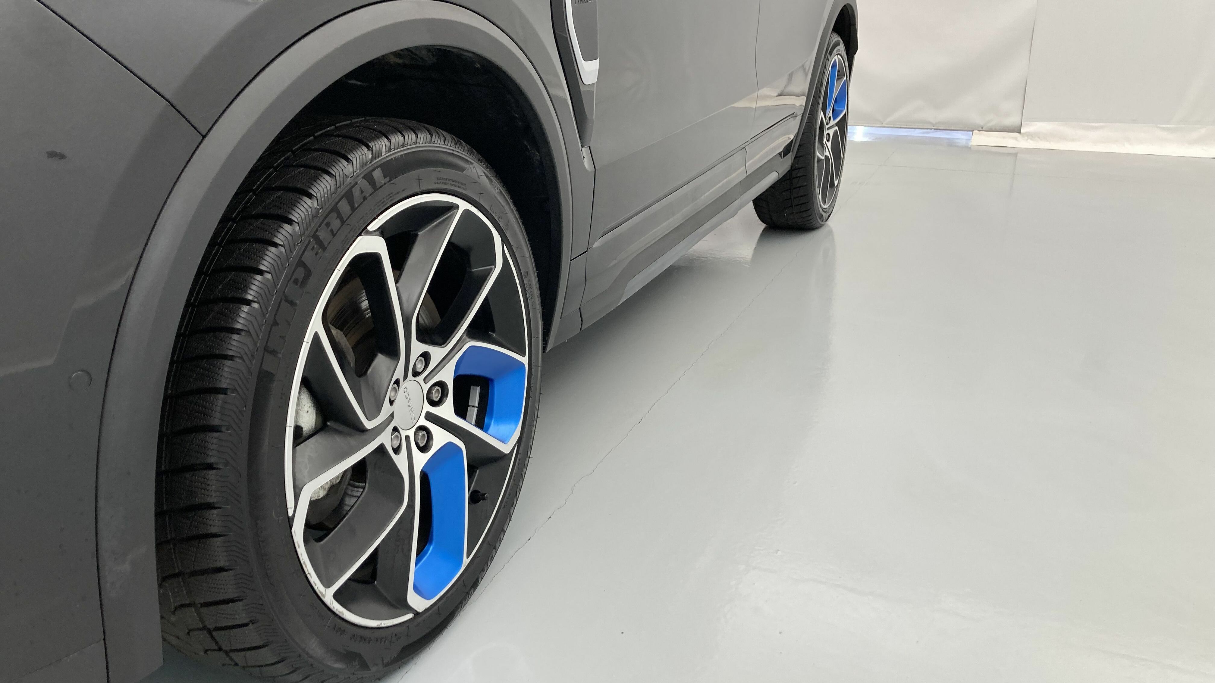 lynk&co 1 nv 1.5 PHEV 261 2022 black 27