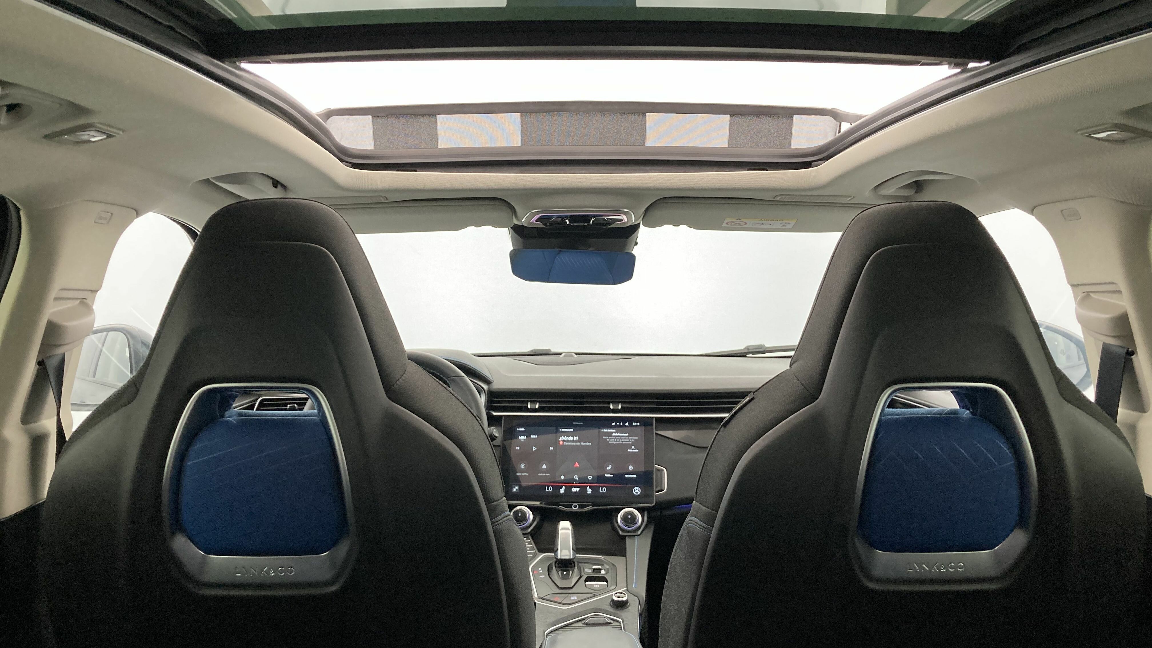 lynk&co 1 nv 1.5 PHEV 261 2022 black 32