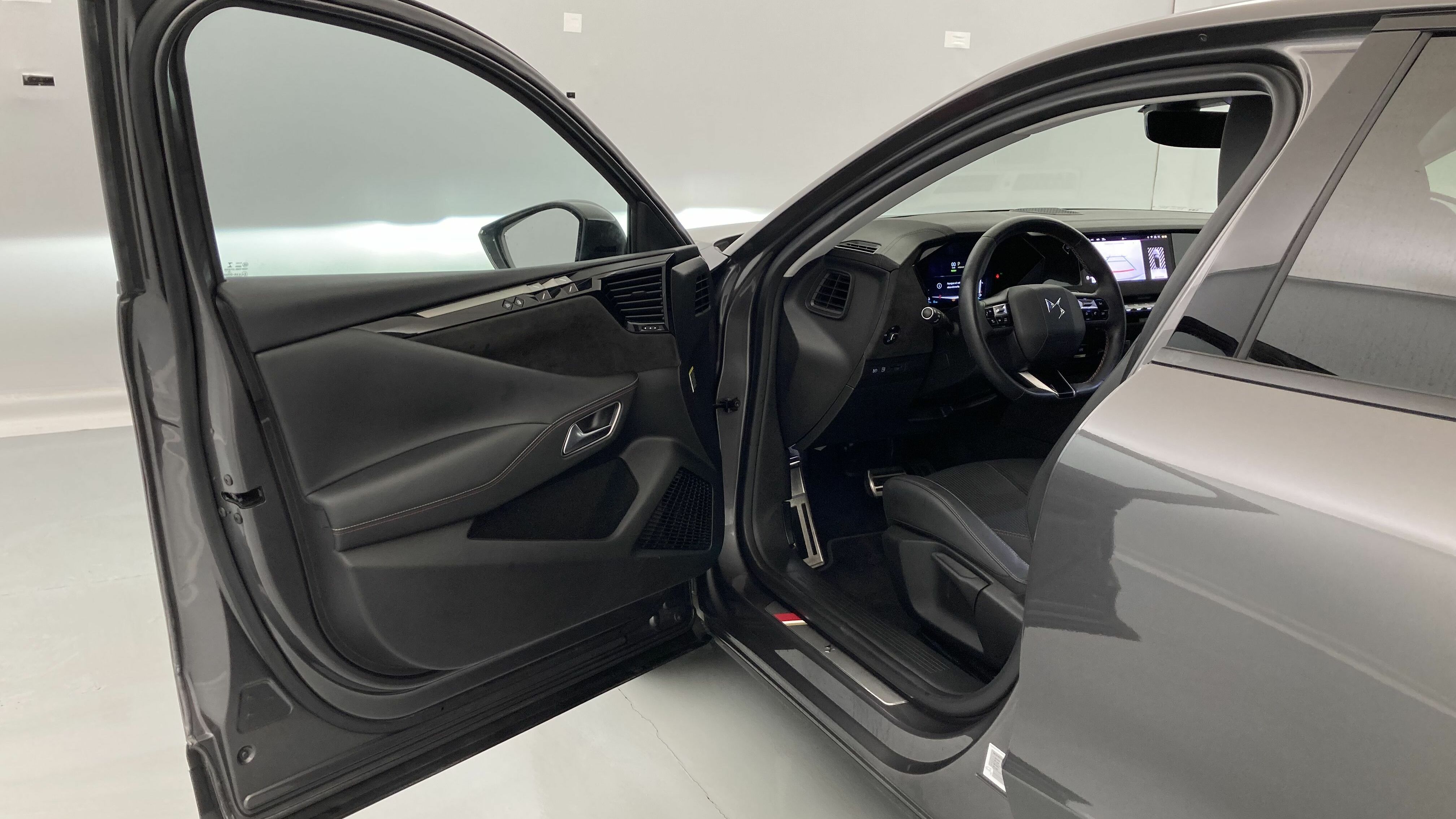 ds ds4 performance line + E-TENSE 225 CA 2023 gris platino 14