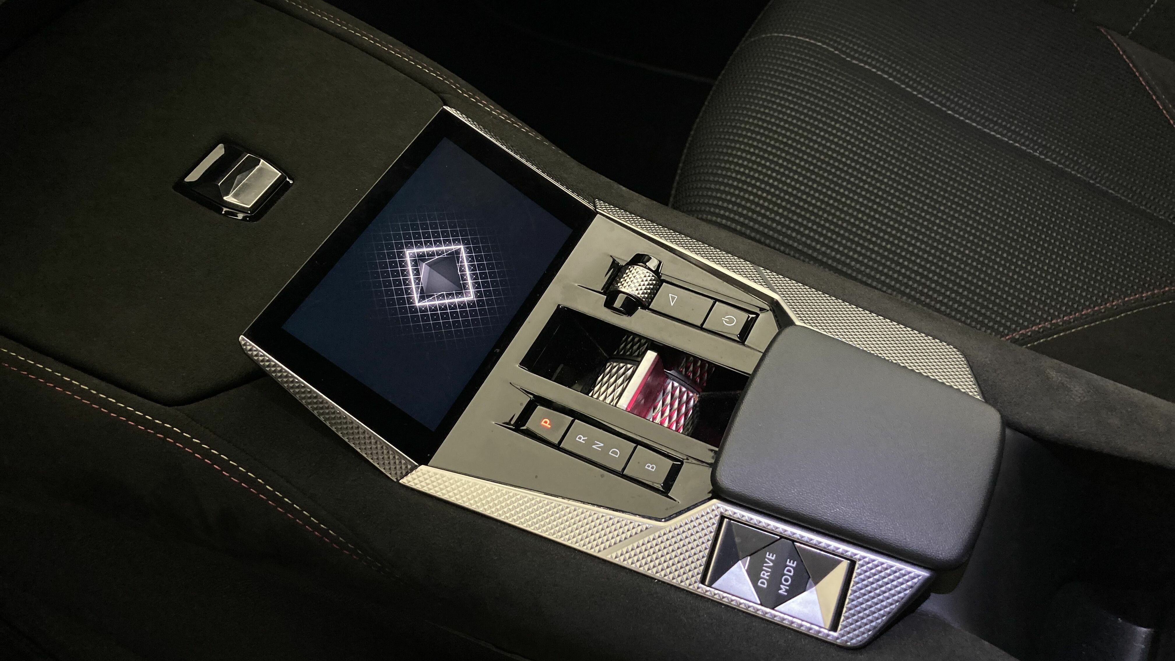 ds ds4 performance line + E-TENSE 225 CA 2023 gris platino 21