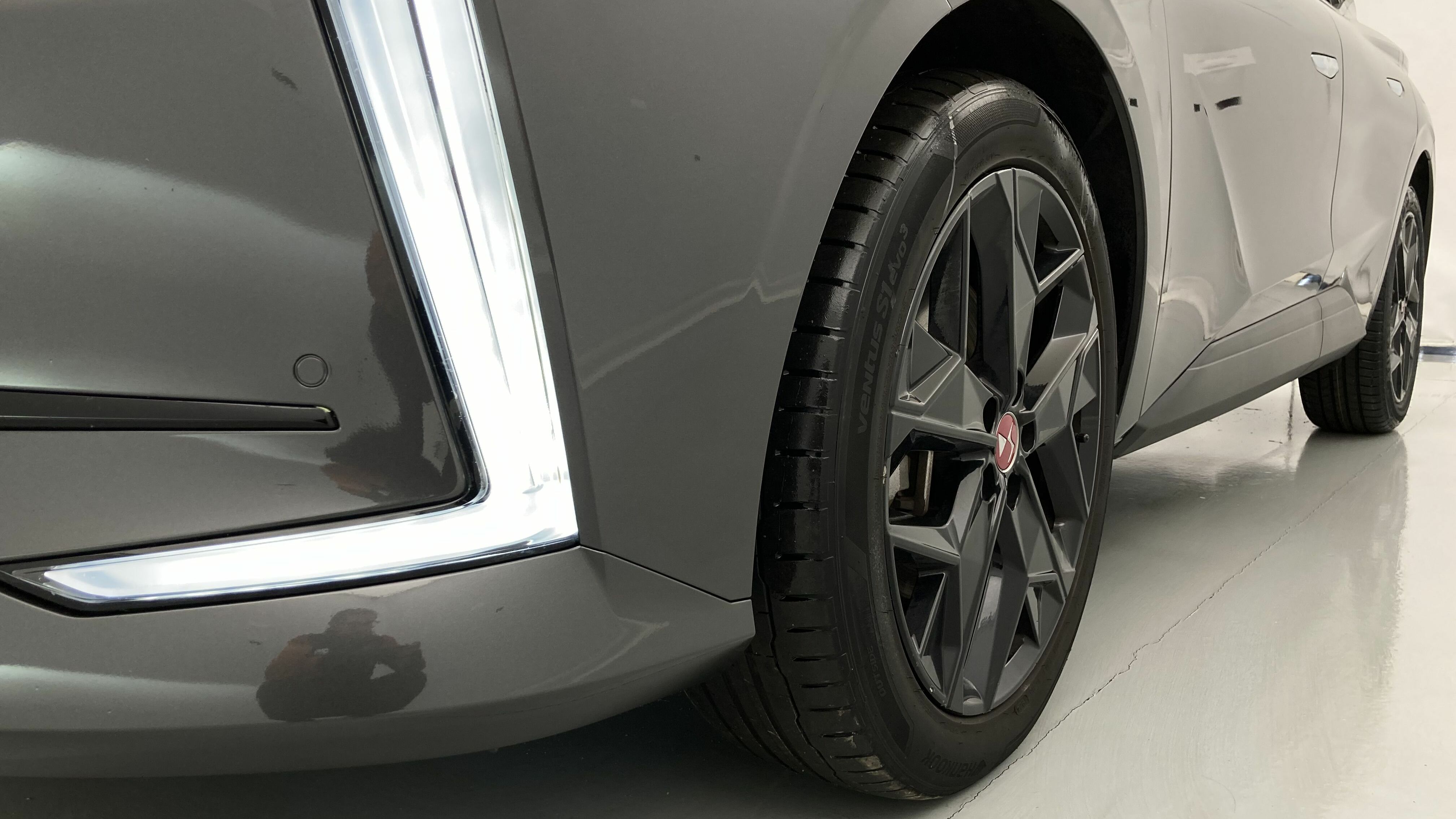 ds ds4 performance line + E-TENSE 225 CA 2023 gris platino 26