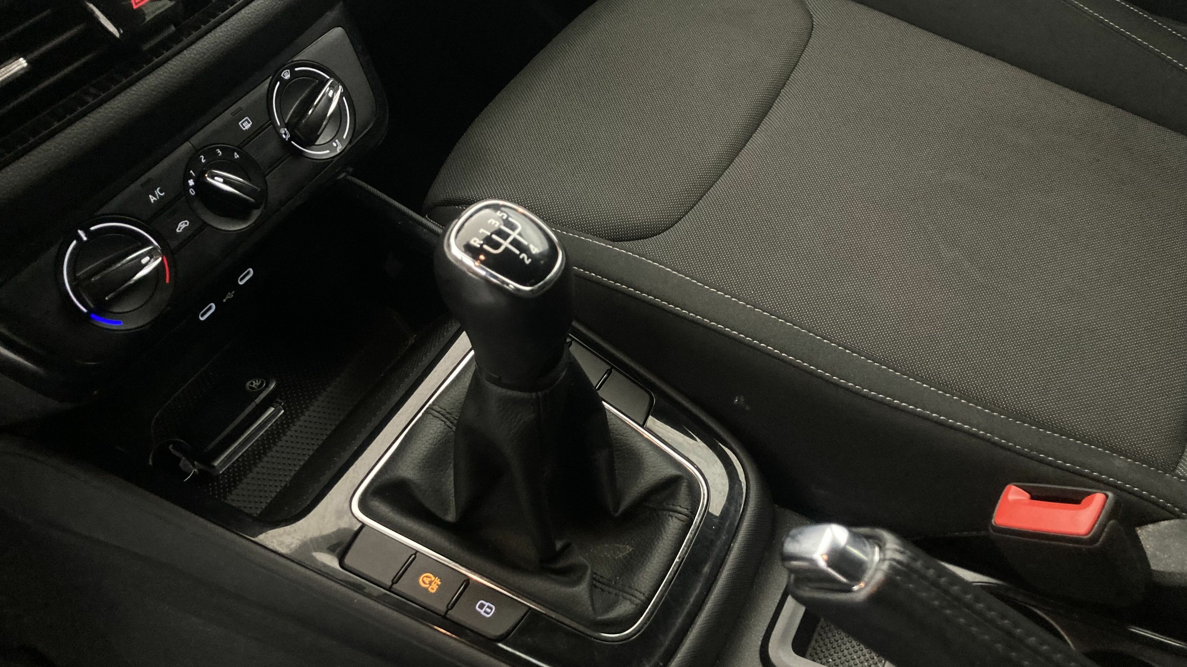 skoda fabia selection 1.0 MPI 80 2024 blanco candy 19